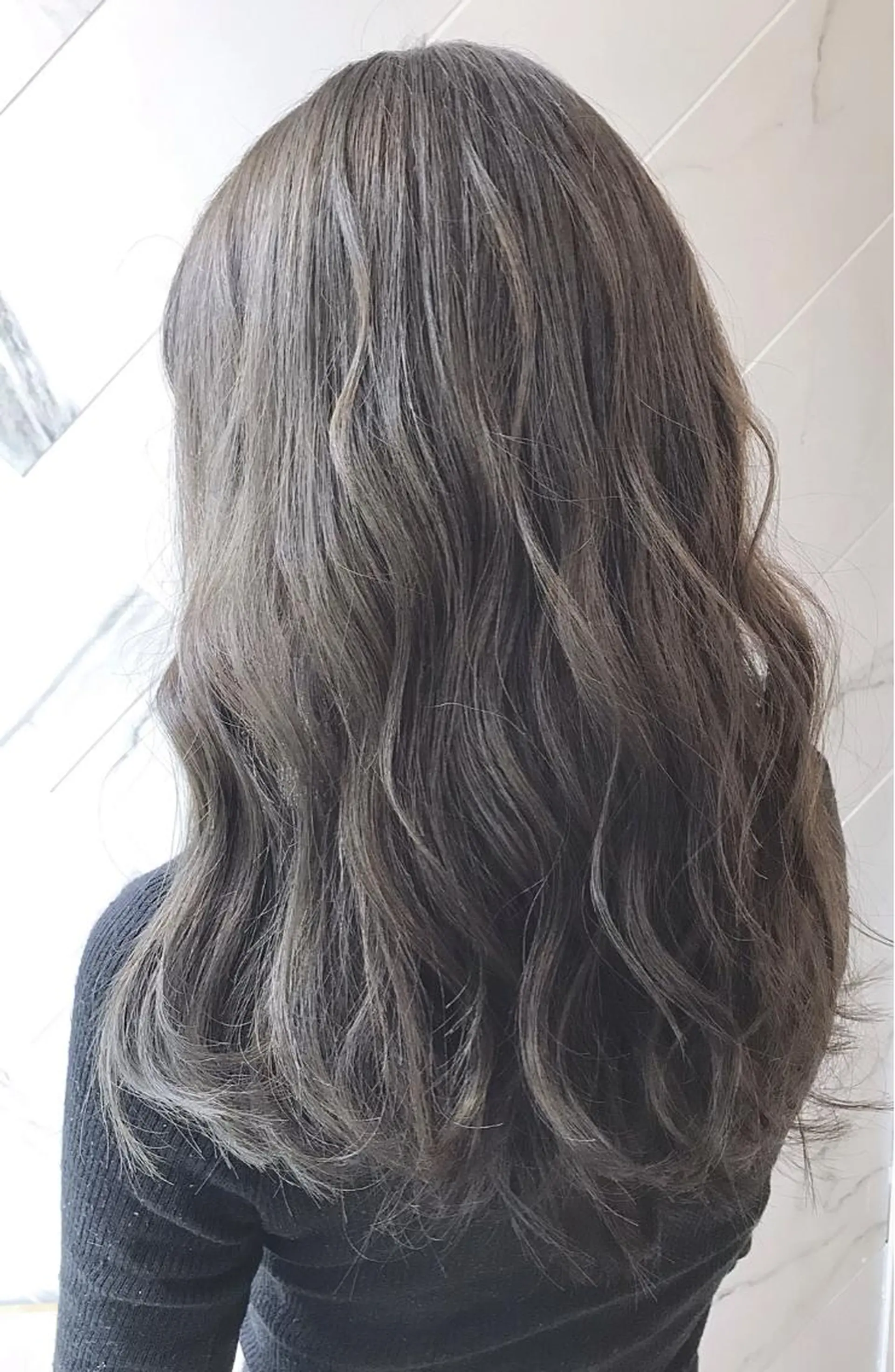 セミロング カラー ブルーカラー ブルーグレー ブルーグレージュ グレージュ イエローカラー KANOI 銀座中央通り所属・上條 航平のヘアスタイル