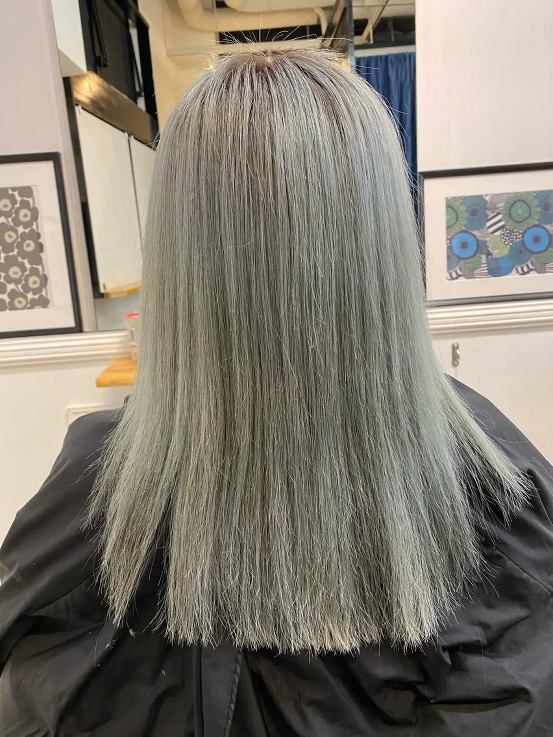 セミロング カラー メンズ ブリーチ特化型✂️ ハイトーンカラー👨のヘアスタイル