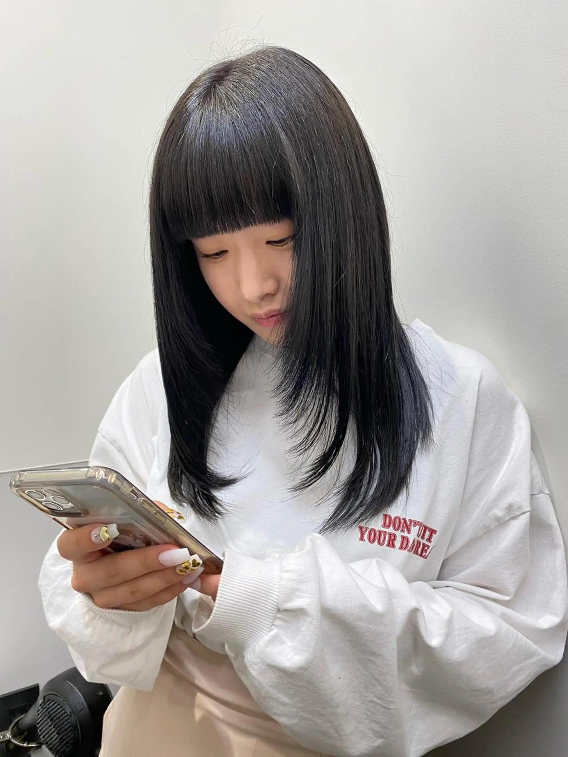 セミロング カラー パーマ、髪質改善 菊地美月のヘアスタイル