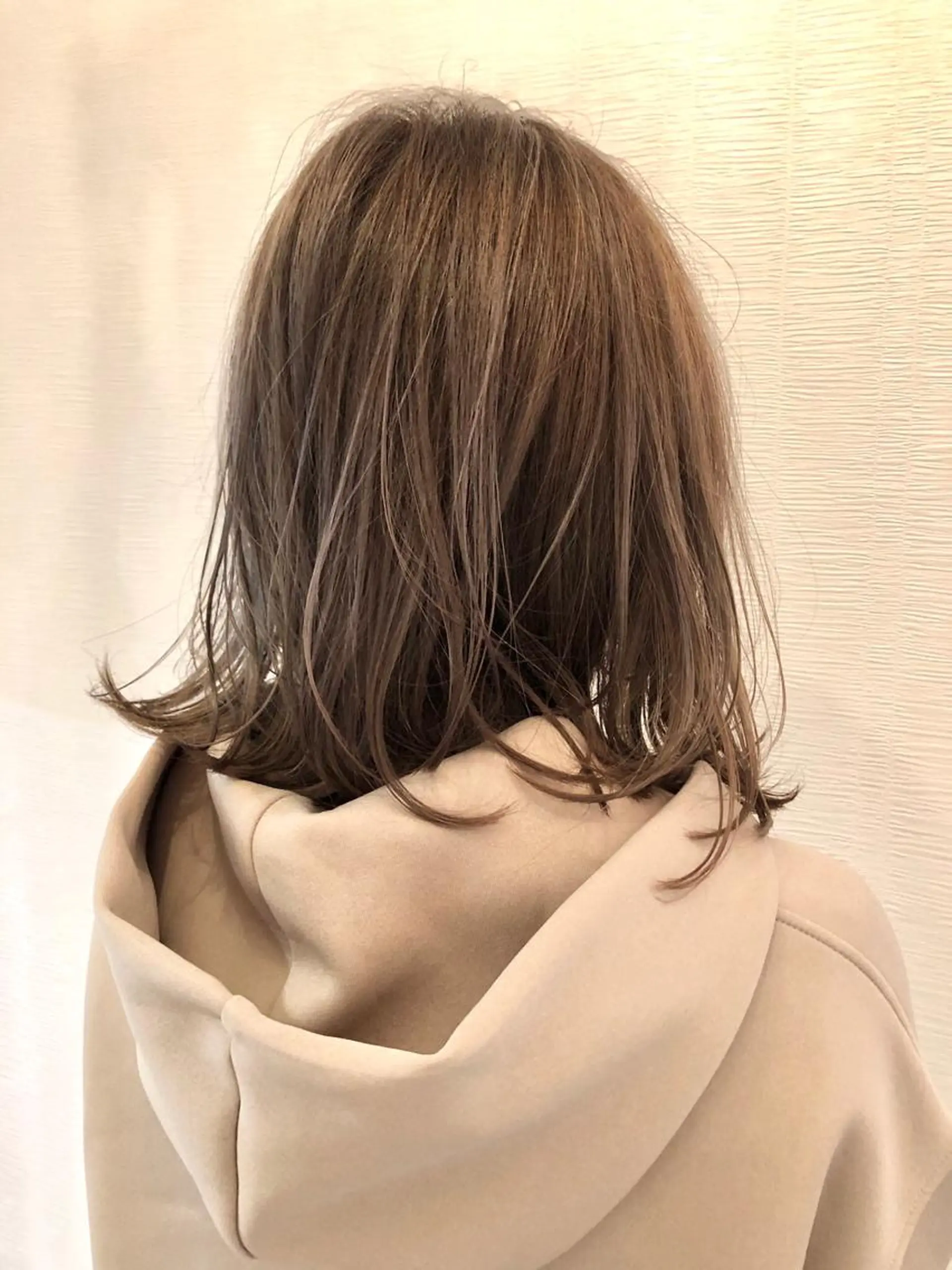 ミディアム カラー 平川 友希子のヘアスタイル