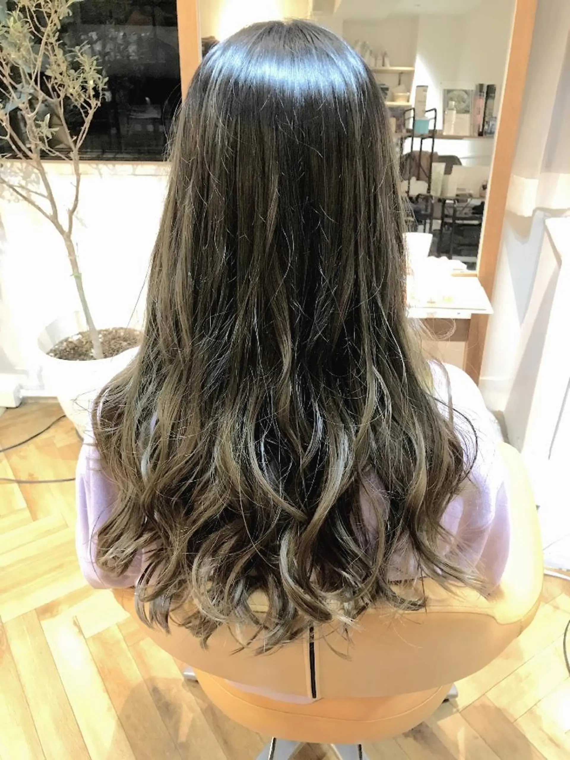 ロング カラー バレイヤージュ レイヤーカット 中野 雅子のヘアスタイル
