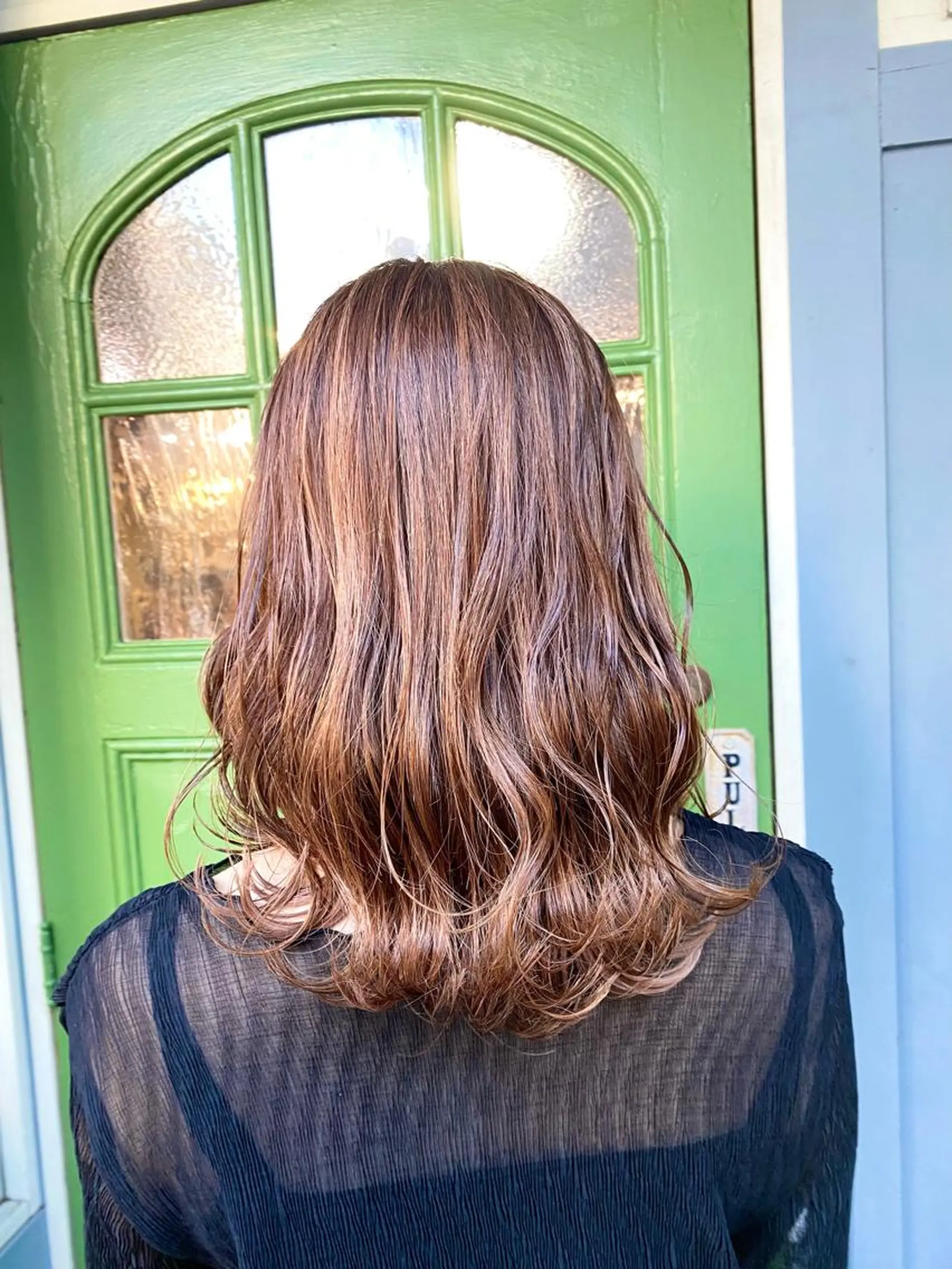 ミディアム カラー ベージュカラー ブリーチ ハイライトカラー ピンクカラー ピンクベージュ カット ヘアカラー トリートメント ヘッドスパ BRITS 渡辺 菜々子のヘアスタイル