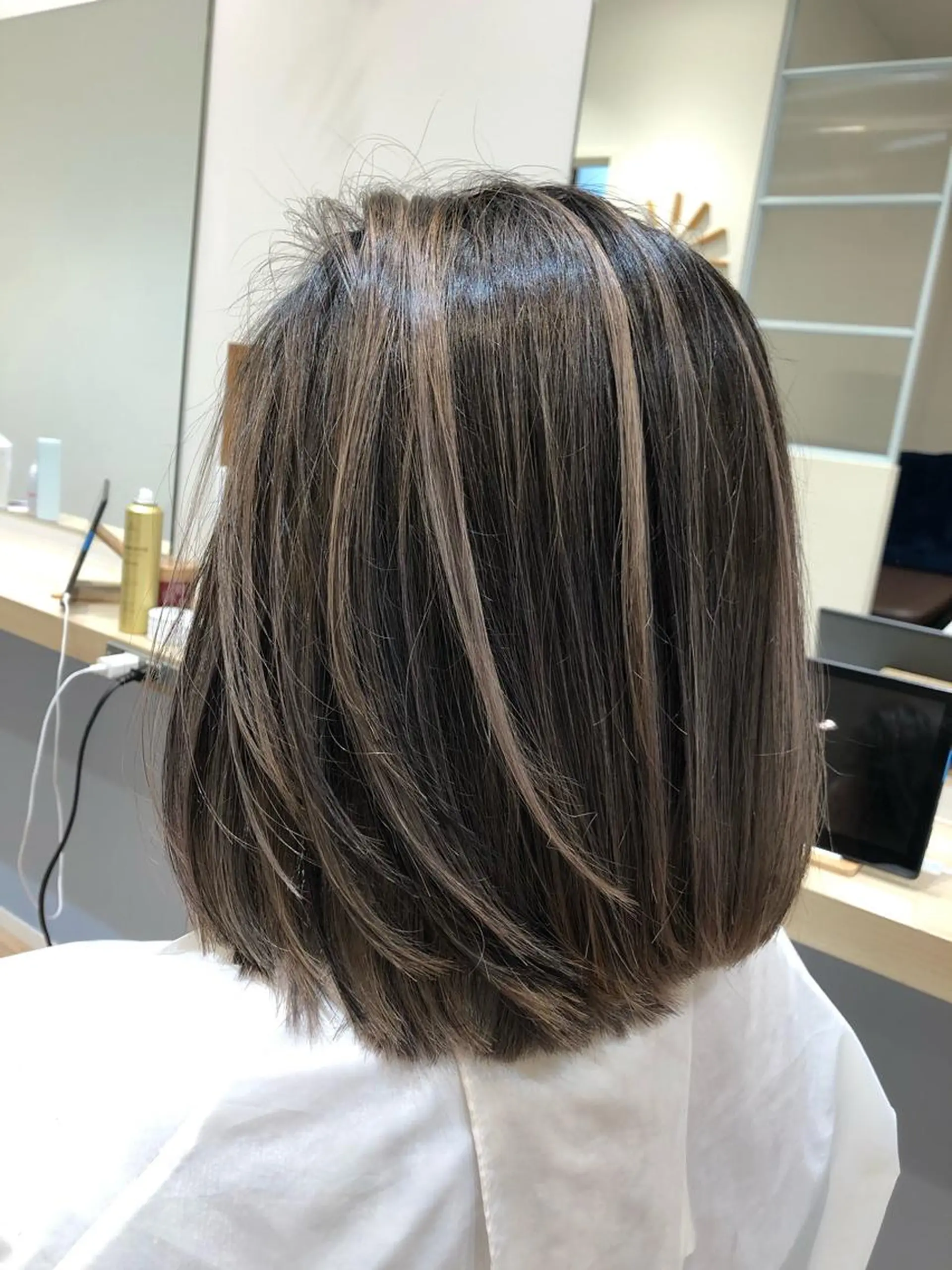 ミディアム カラー バレイヤージュ ベージュカラー ミルクティーベージュ レイヤーカット ヘアカラー トリートメント 【店長】大根 亮太のヘアスタイル