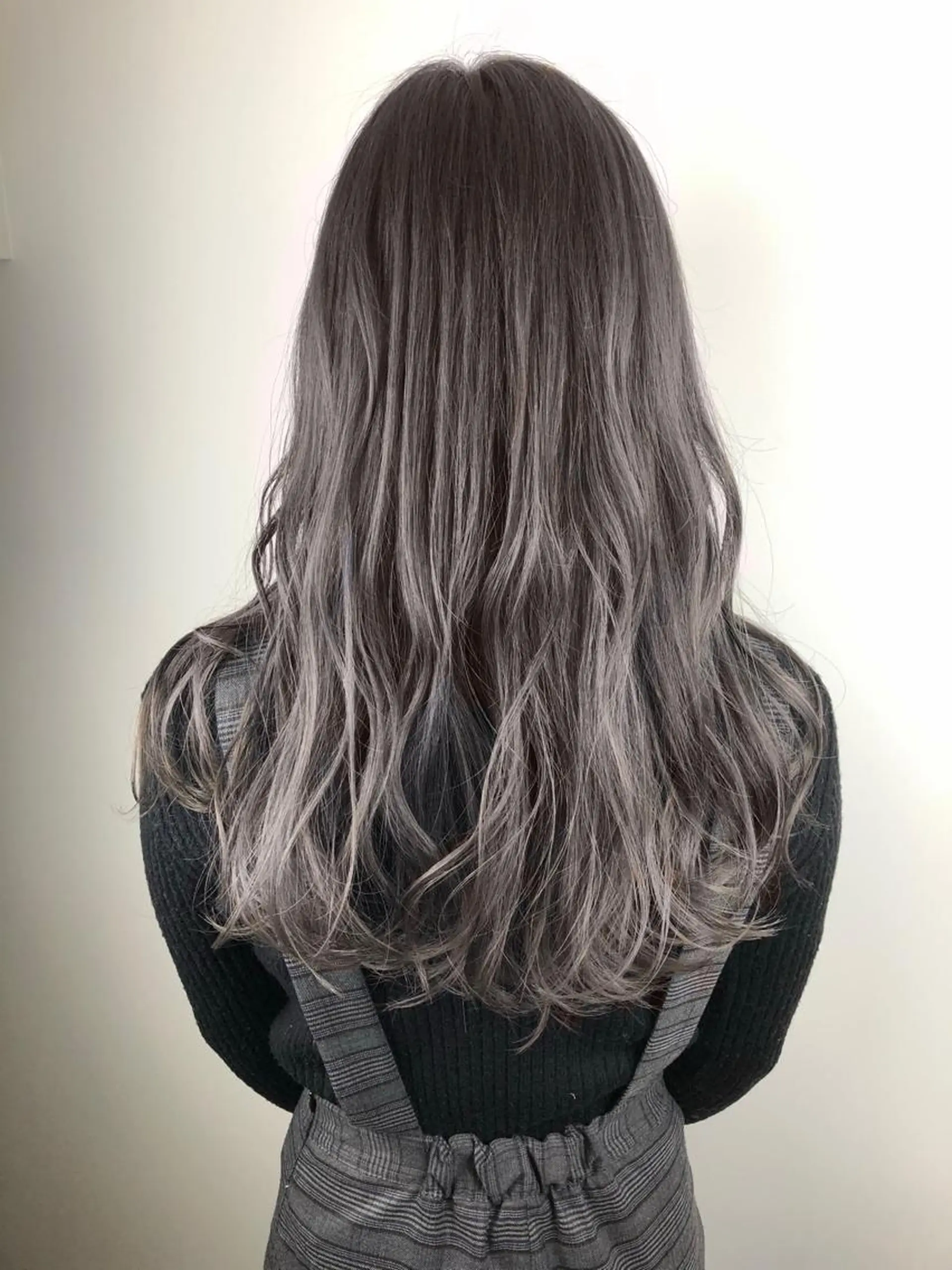 ロング カラー ダブルカラー グレージュ カット ヘアカラー トリートメント Lolonois池田 代表 鍜治本颯太のヘアスタイル