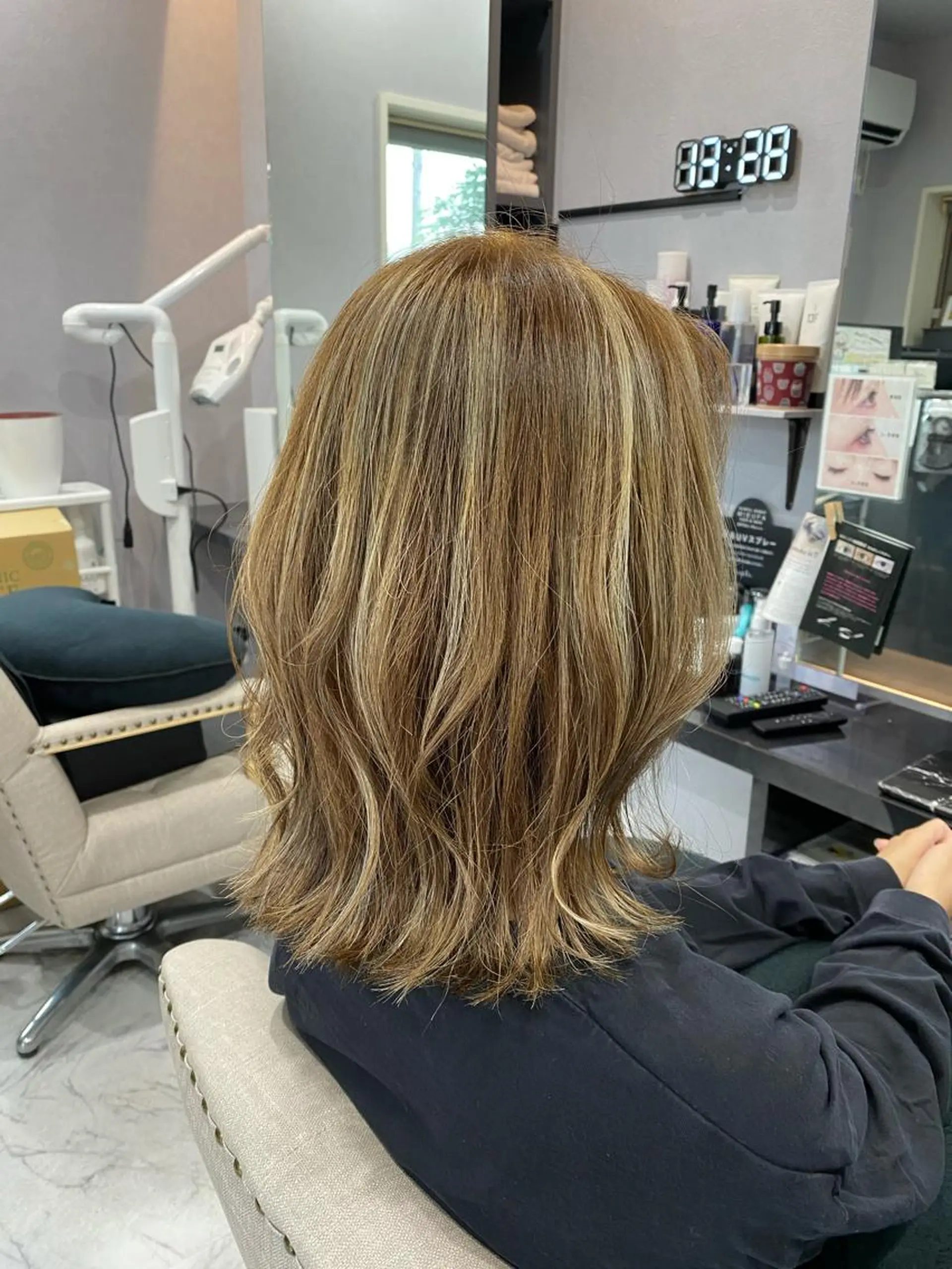 ミディアム カラー ヘアカラー FAVORE 【ファヴォーレ】のヘアスタイル