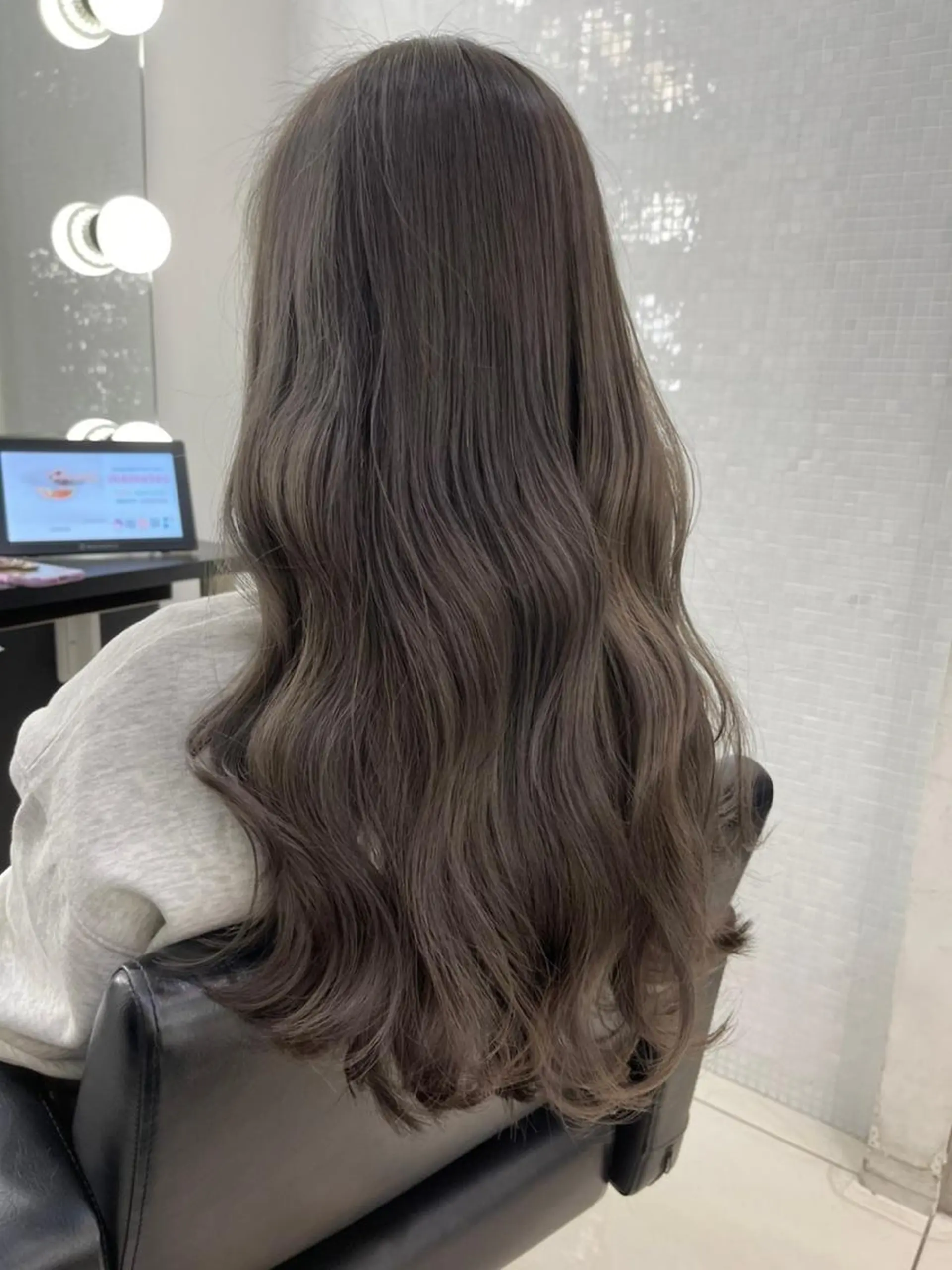 ロング カラー 前田 桃花のヘアスタイル