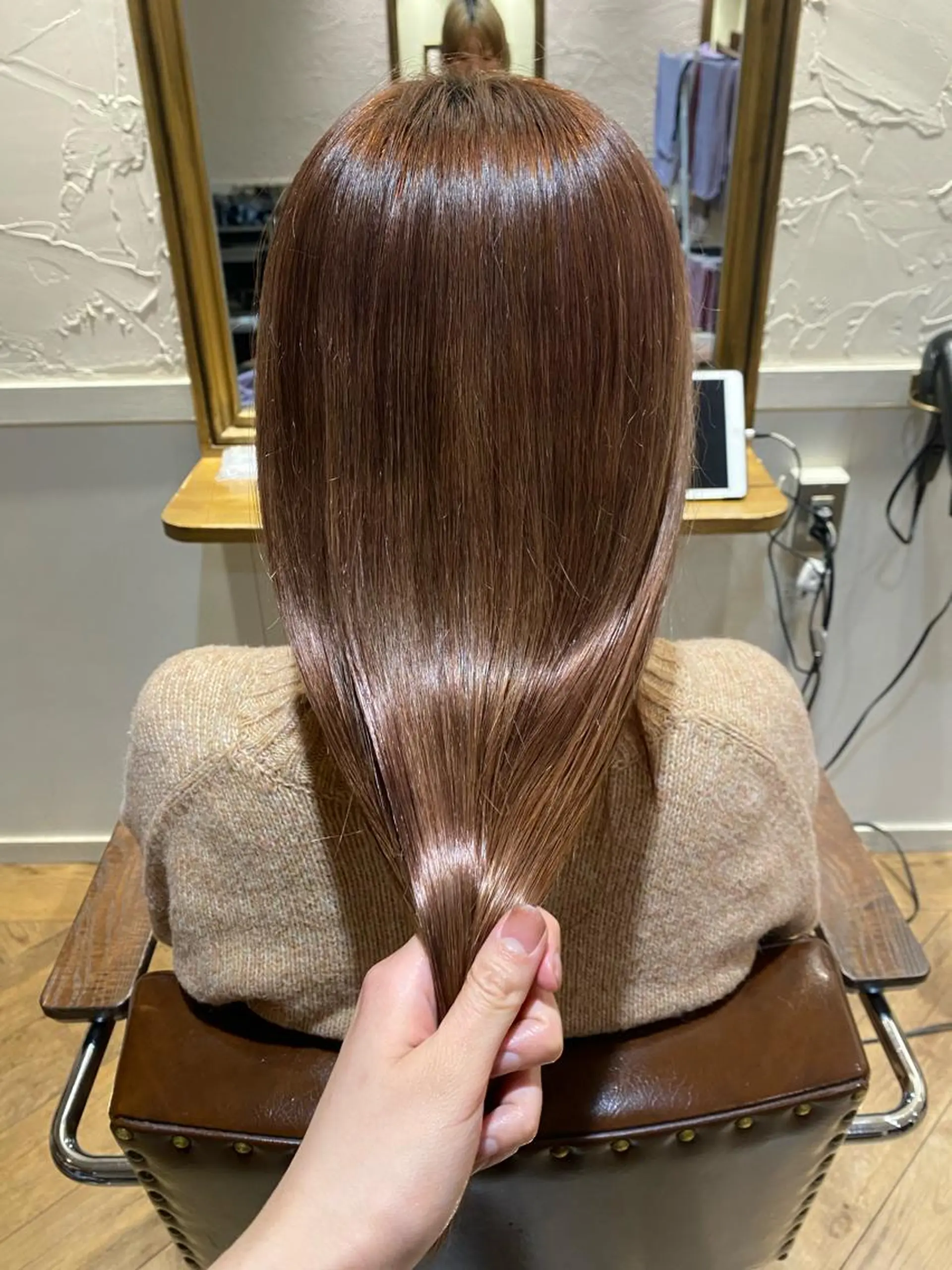 ロング saya🌿レイヤー カット/透明感カラーのヘアスタイル