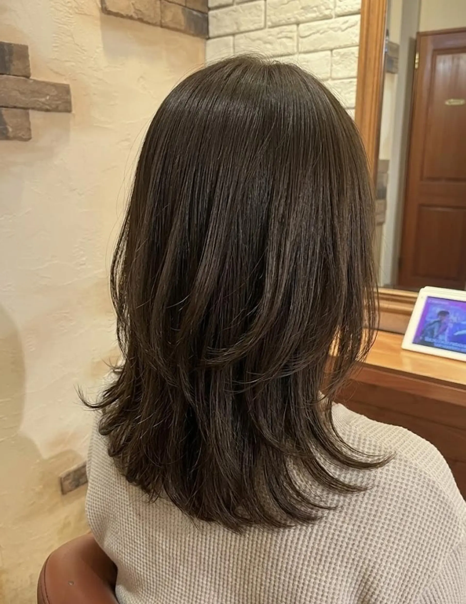ミディアム パーマ デート レイヤーカット 小顔カット カット トリートメント ヘッドスパ flencia 丸 和博｜カットのヘアスタイル