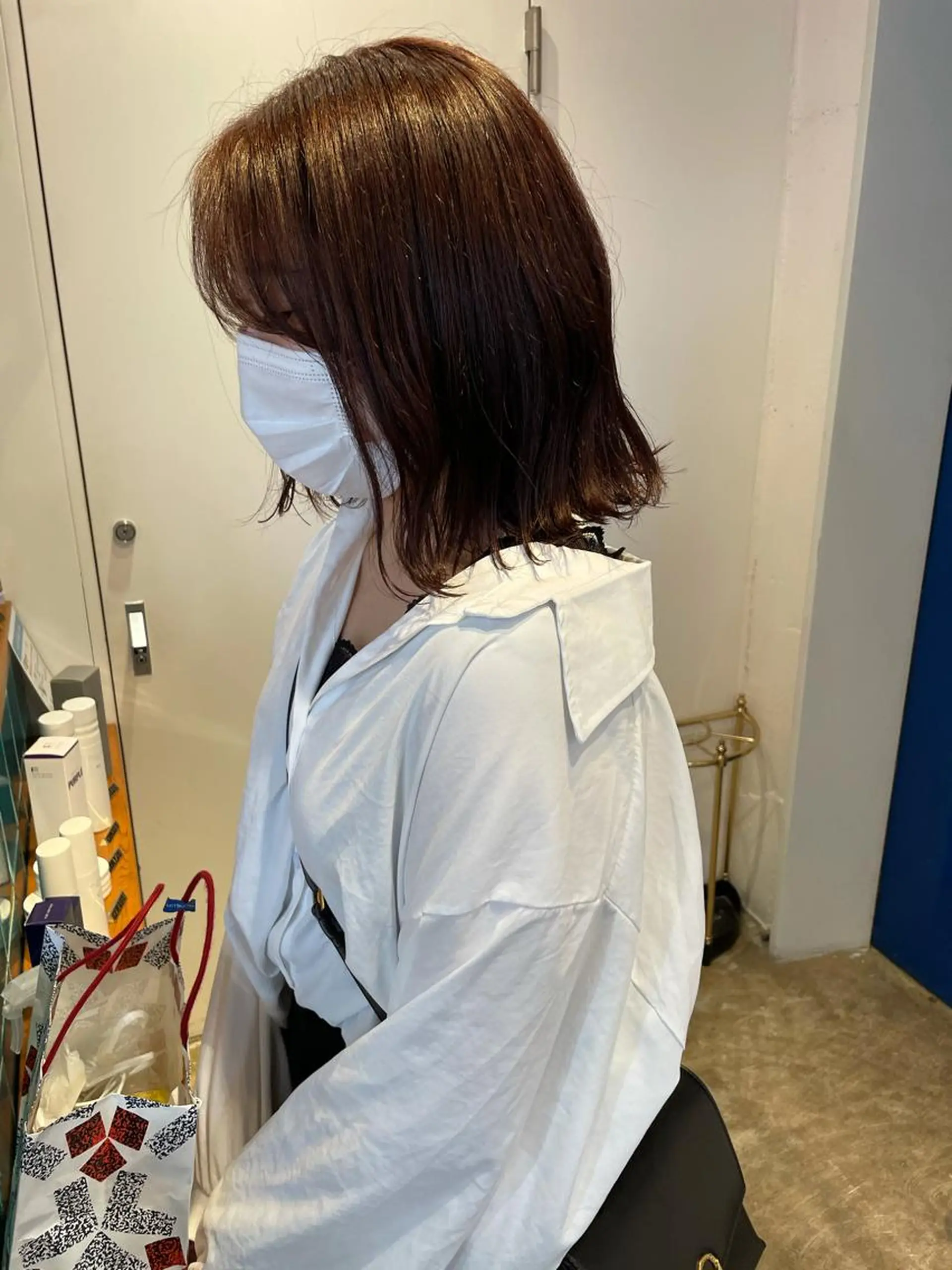 ミディアム カラー カット ヘアカラー トリートメント MIOベージュカラー 柔らかいカラーのヘアスタイル