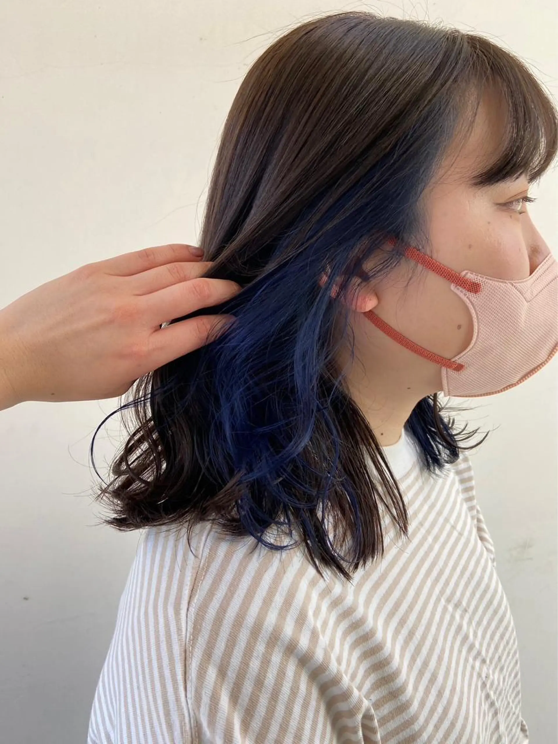 カラー ブルーカラー 岡田 真弥のヘアスタイル