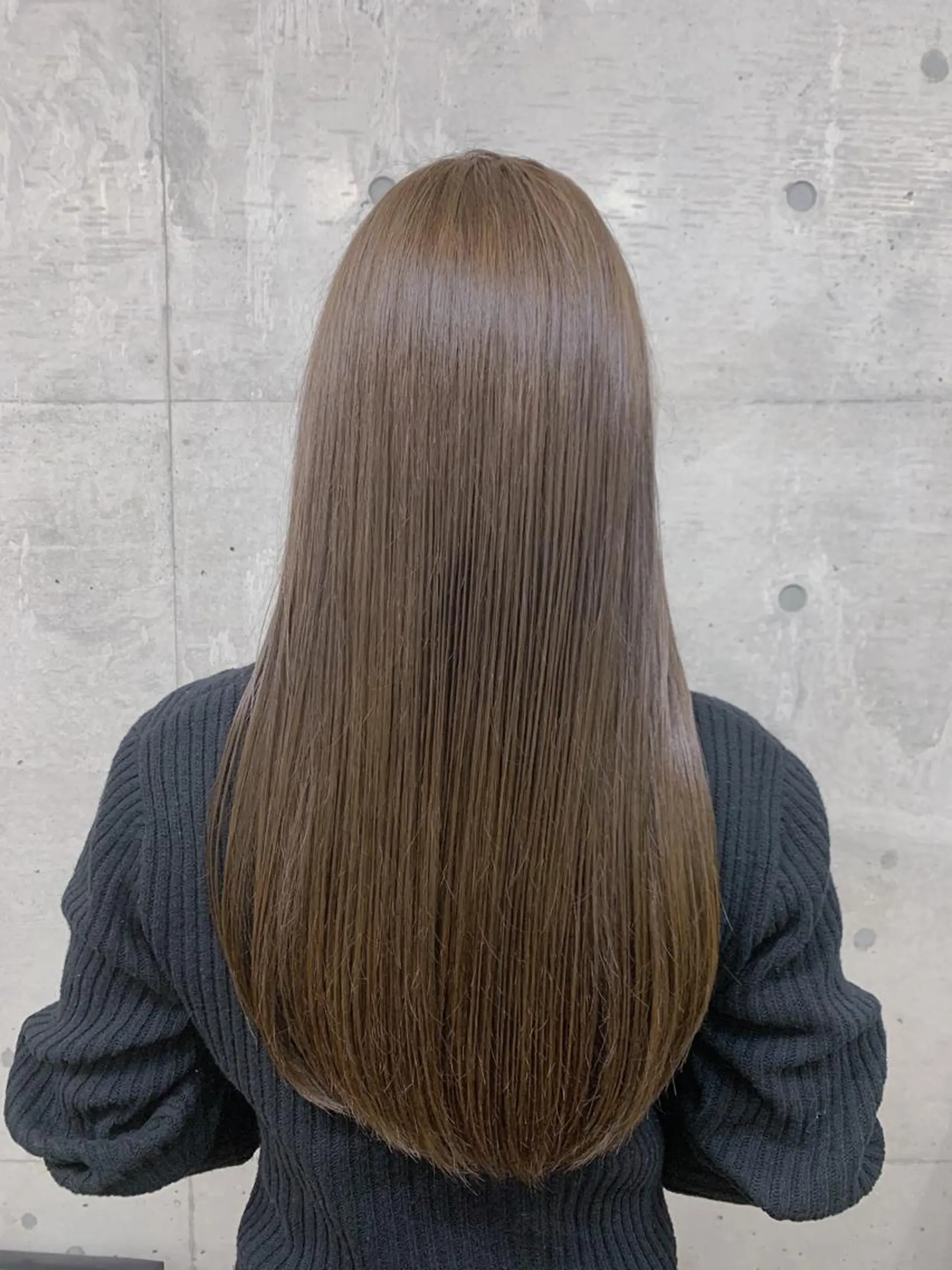 セミロング カラー 切りっぱなしボブ アディクシーカラー ブリーチ ケアブリーチ イヤリングカラー 松本 和之のエステ・リラクイメージ