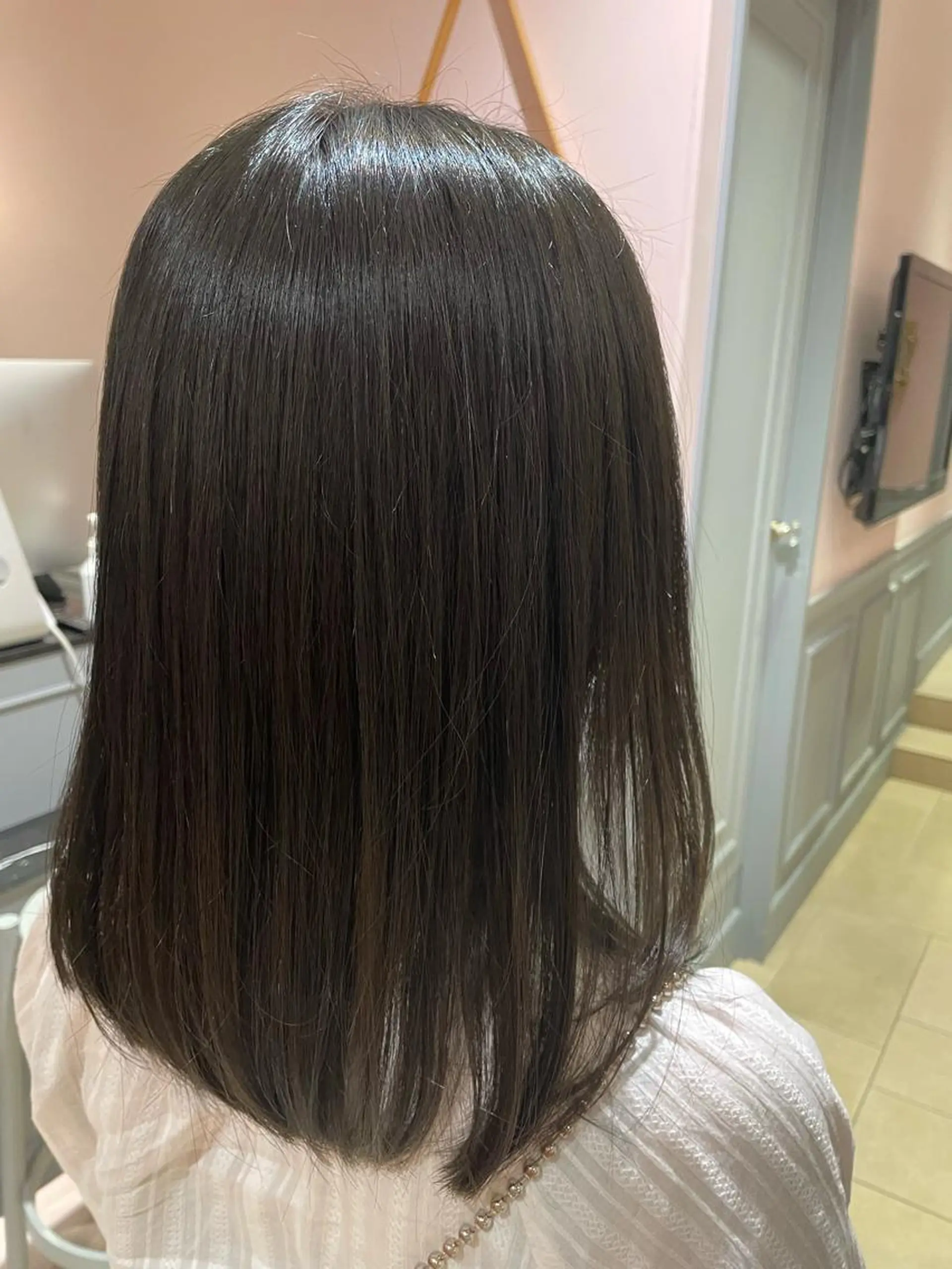 ミディアム カットモデル ヨネダのヘアスタイル