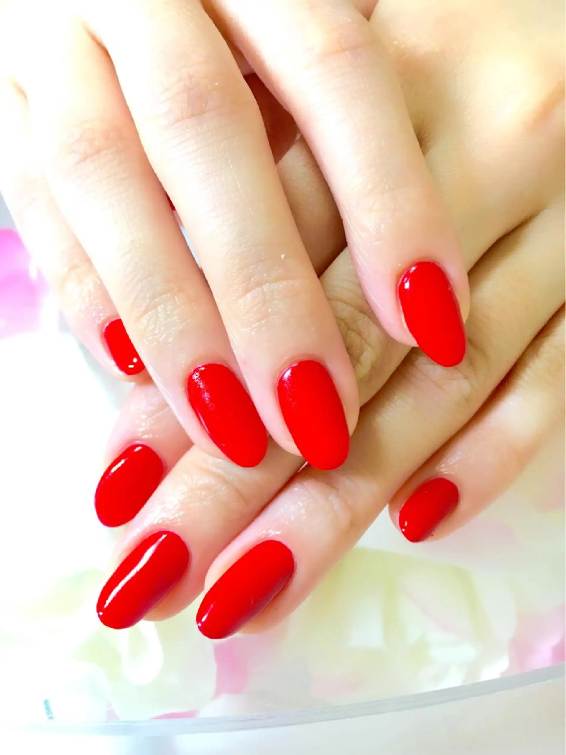 ネイル ワンカラーネイル 赤色 clover nailのネイルデザイン