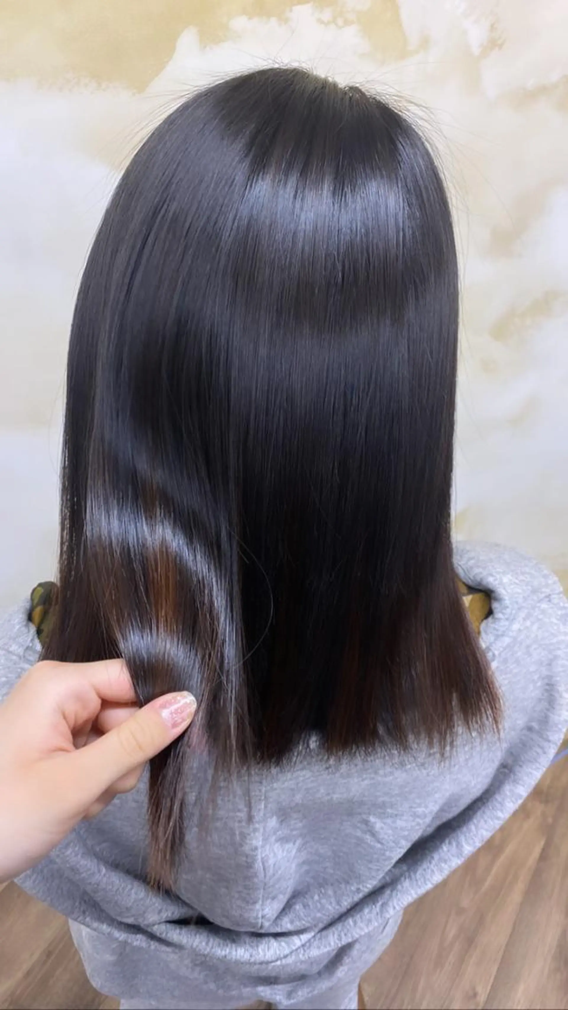 ミディアム ワタナベ アオイのヘアスタイル