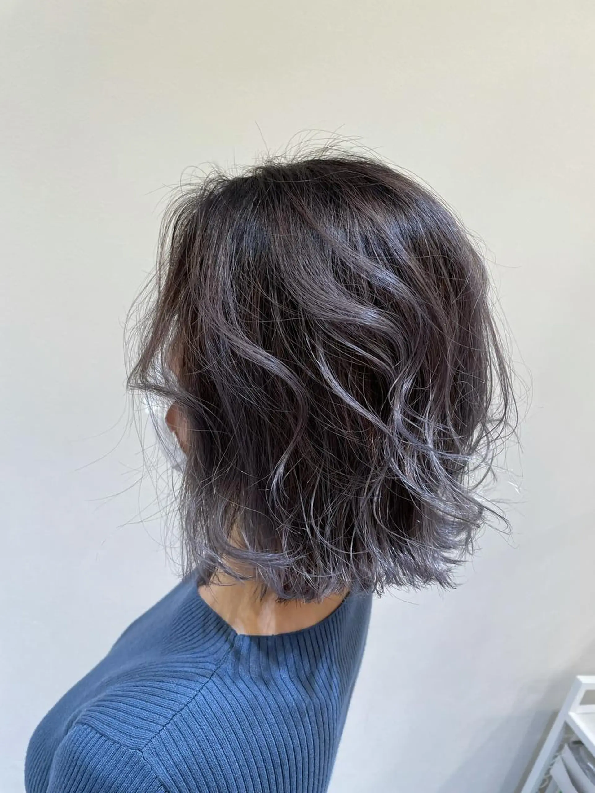 ミディアム カラー バレイヤージュ ラベンダーカラー レイヤーカット 似合わせスタイル 岡田勇哉のヘアスタイル