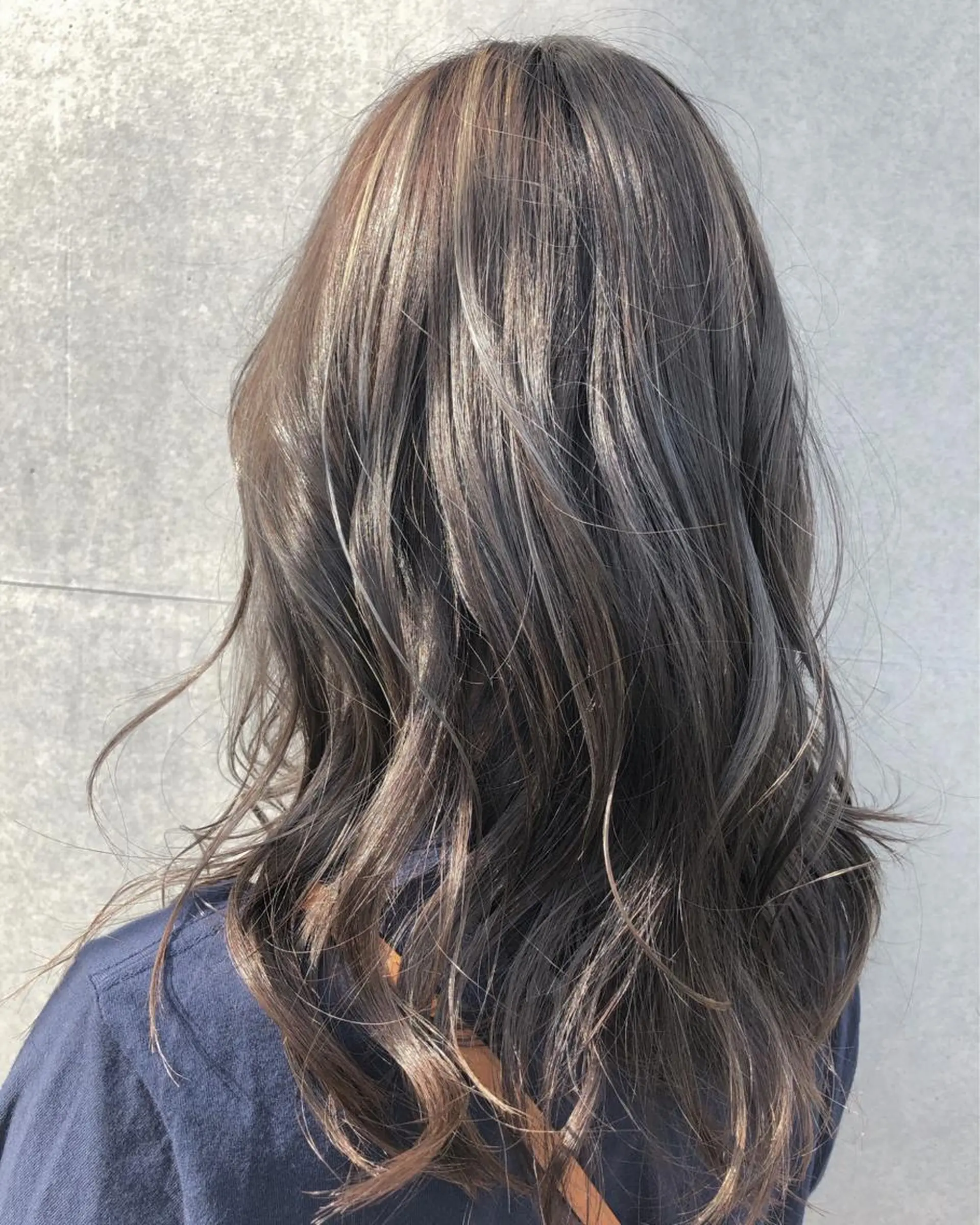 セミロング カラー グレージュ ハイライトカラー ハイライト edge.所属・くまがい みゆ【edge.】のヘアスタイル