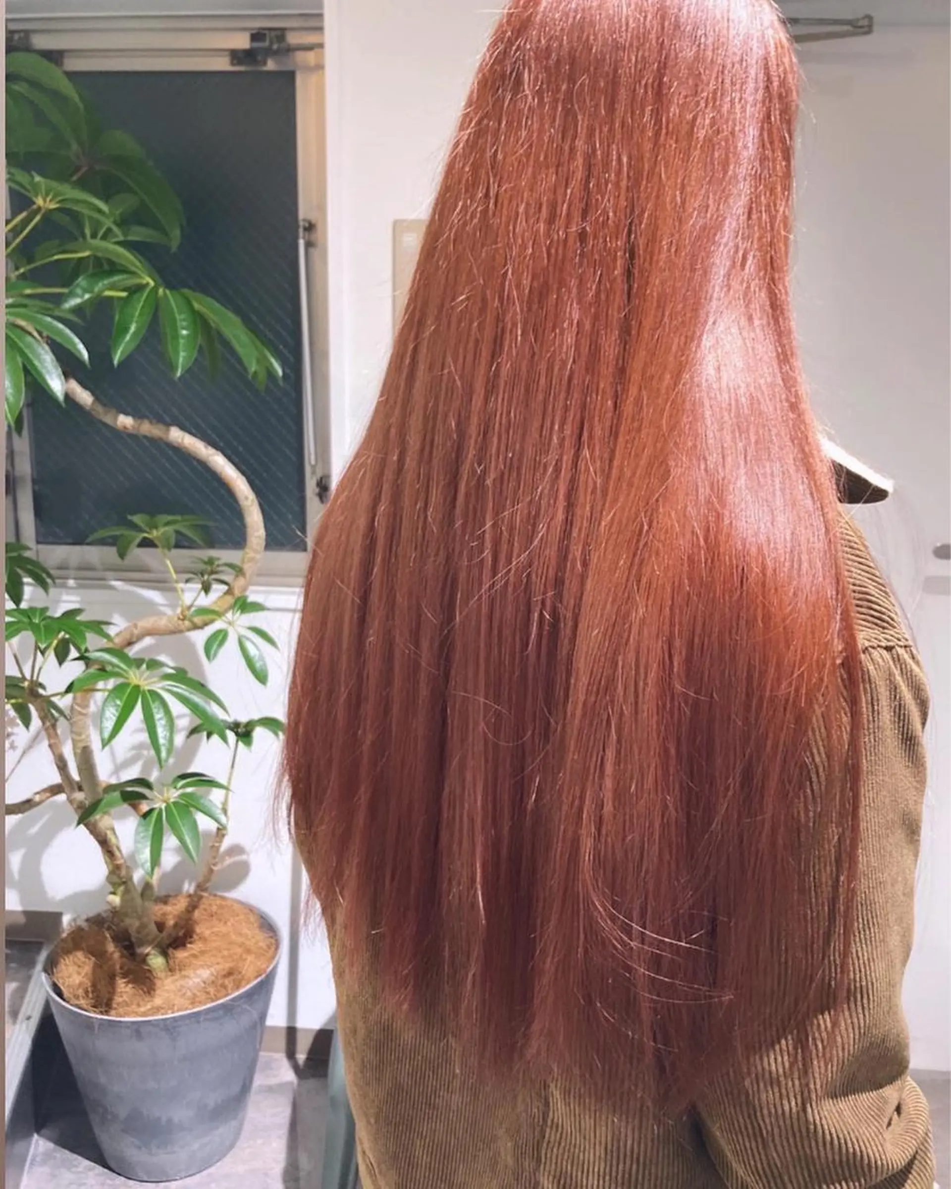 ロング カラー ブリーチ ピンクカラー 佐伯 和佳のヘアスタイル