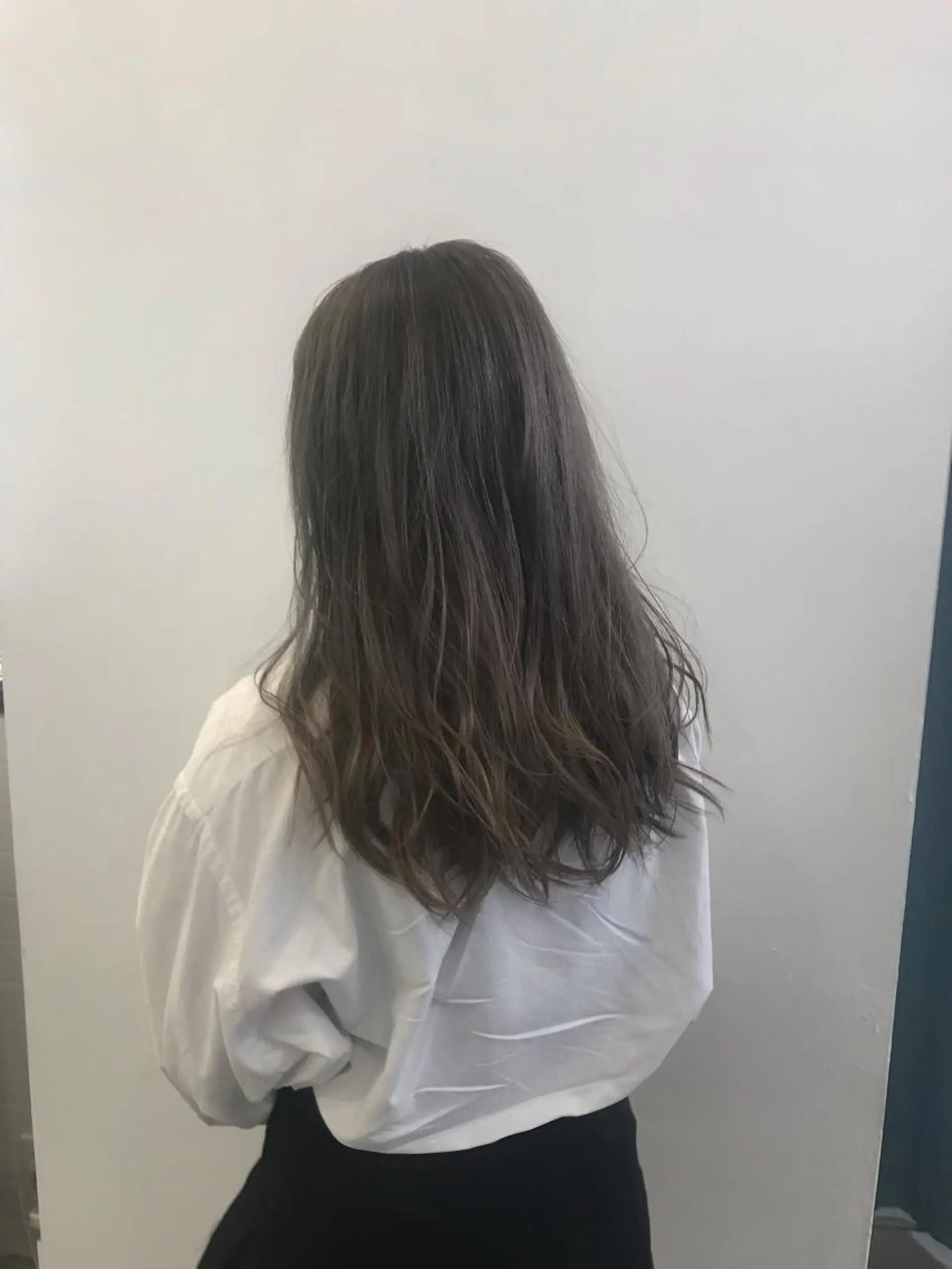 ロング カラー グレージュ イルミナカラー カット ヘアカラー トリートメント clan五反田所属・髪質改善、縮毛矯正 店長浅野太郎のヘアスタイル