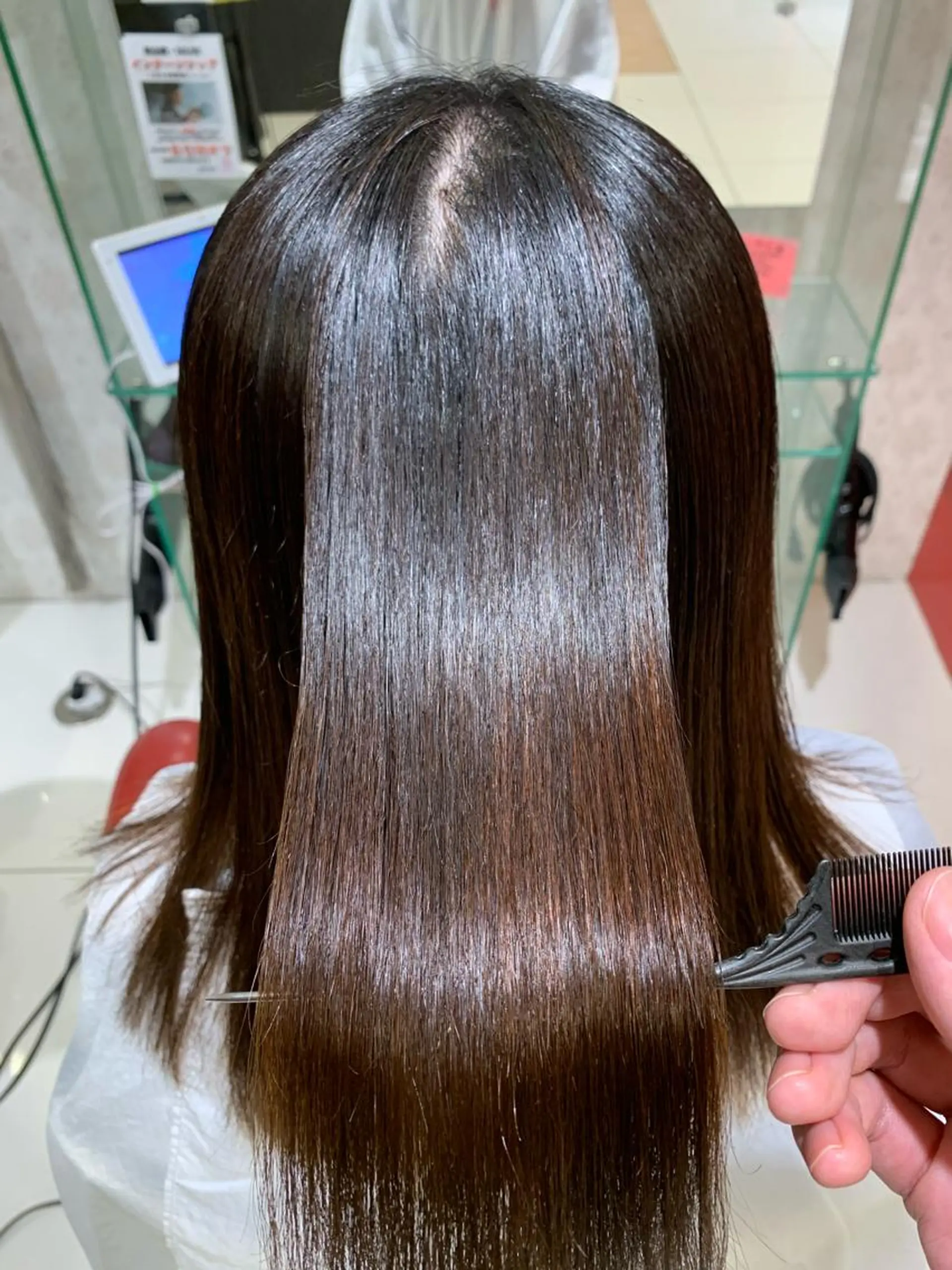 セミロング 髪質改善美容師 鈴木のヘアスタイル