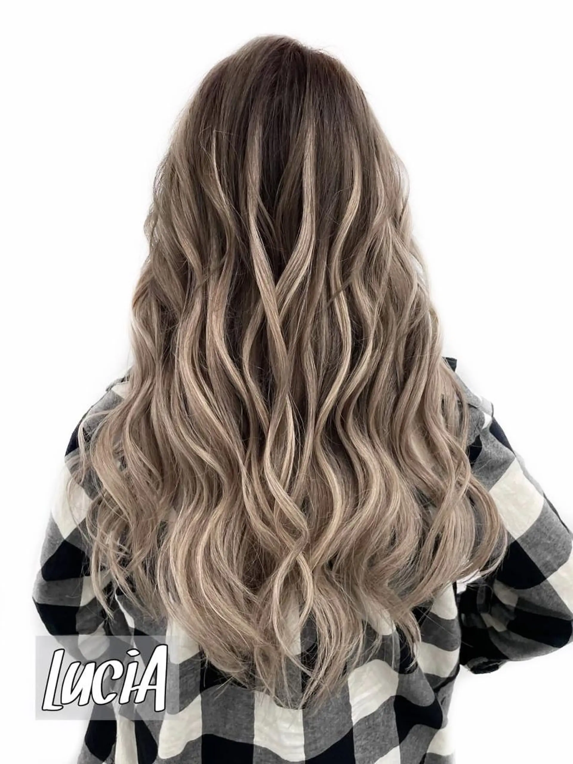 カラー ロング エクステ LuciA\5900のヘアスタイル