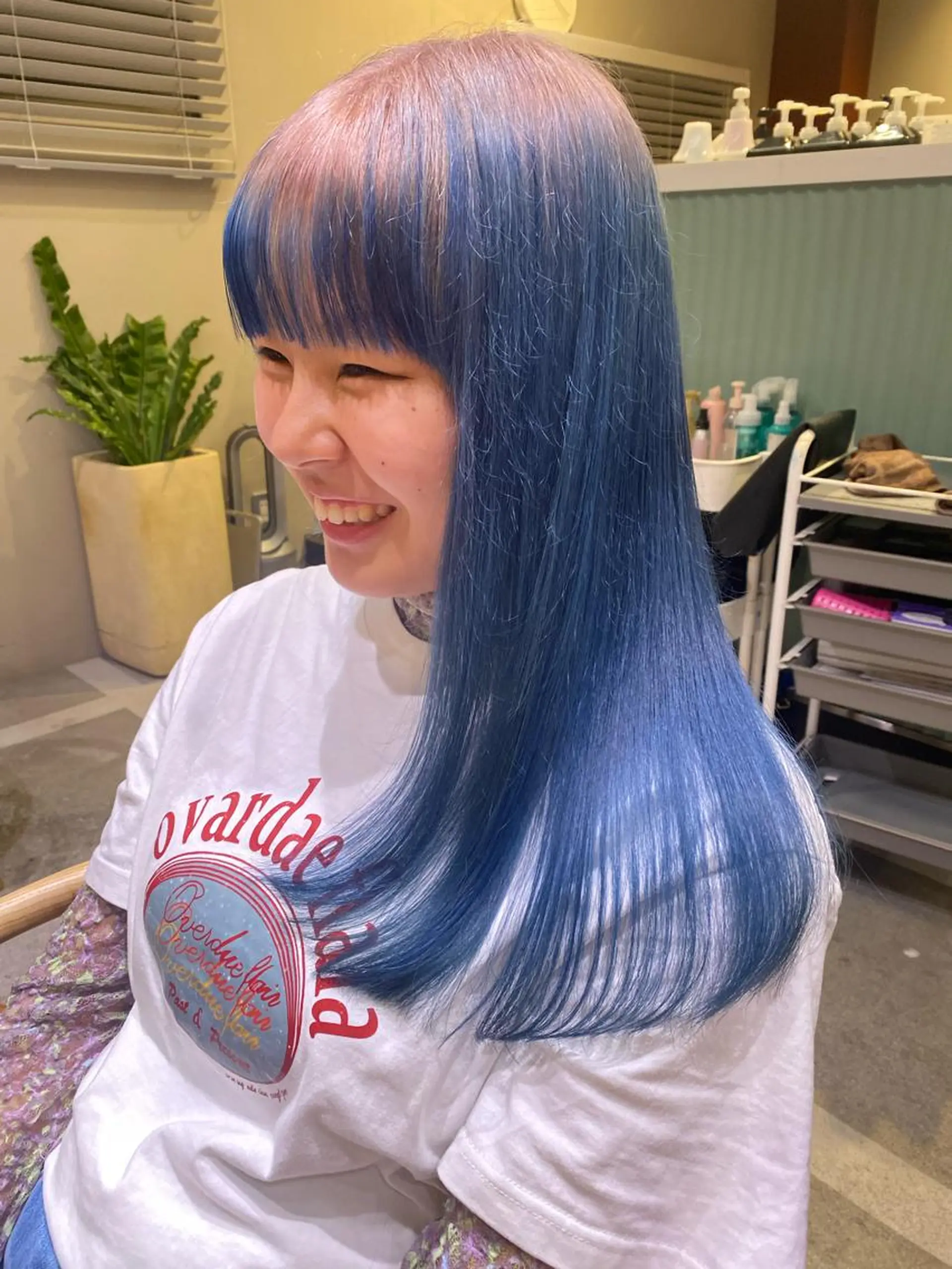 カラー ベージュカラー ブルーカラー 高発色ブリーチ/ ハイレイヤー🪽aiのヘアスタイル