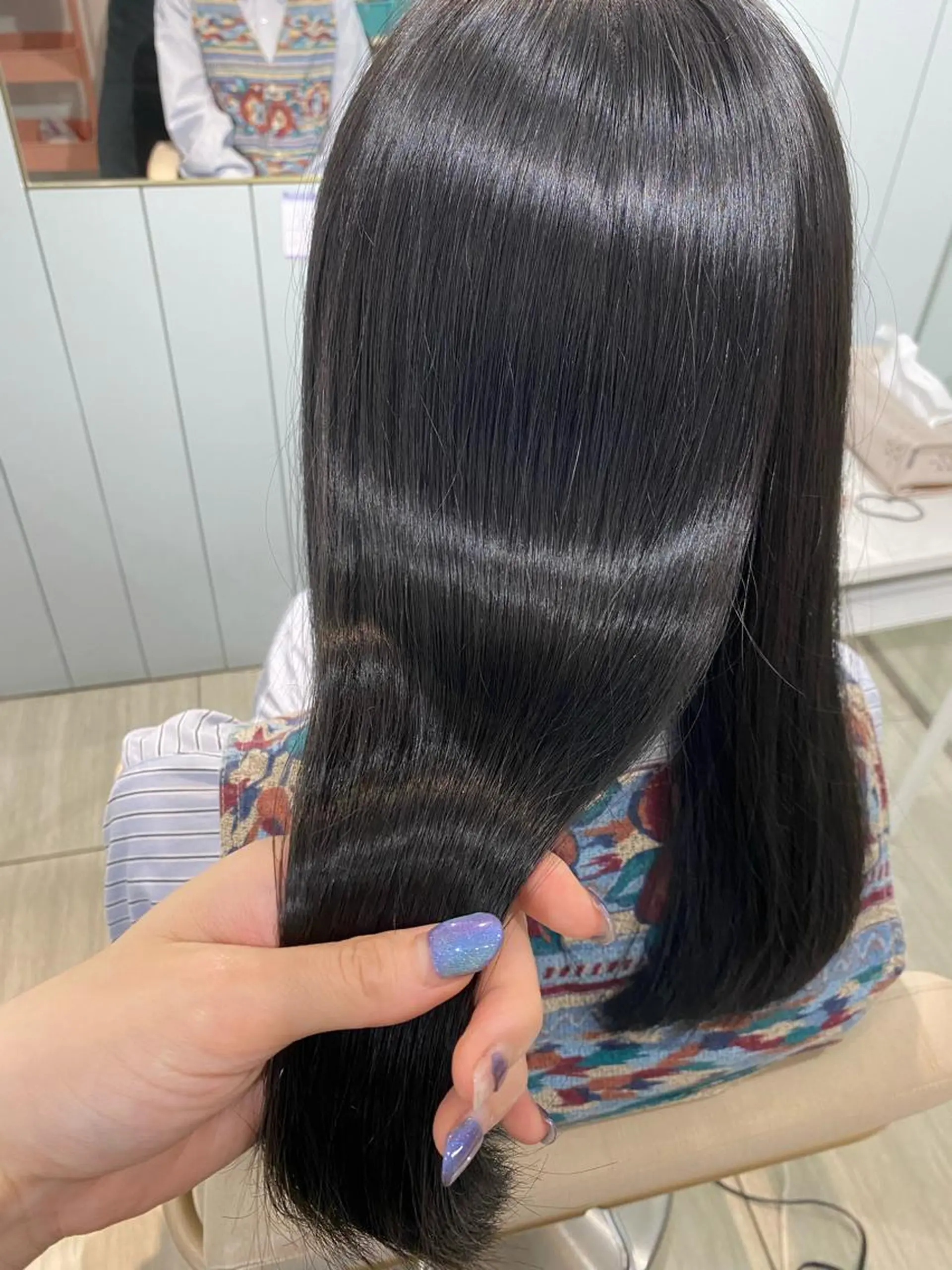 ミディアム カラー アッシュ ベージュカラー 黒髪 ブリーチ ブルーカラー カット ヘアカラー トリートメント 韓国風レイヤーカット 💎髪質改善"yuiのヘアスタイル