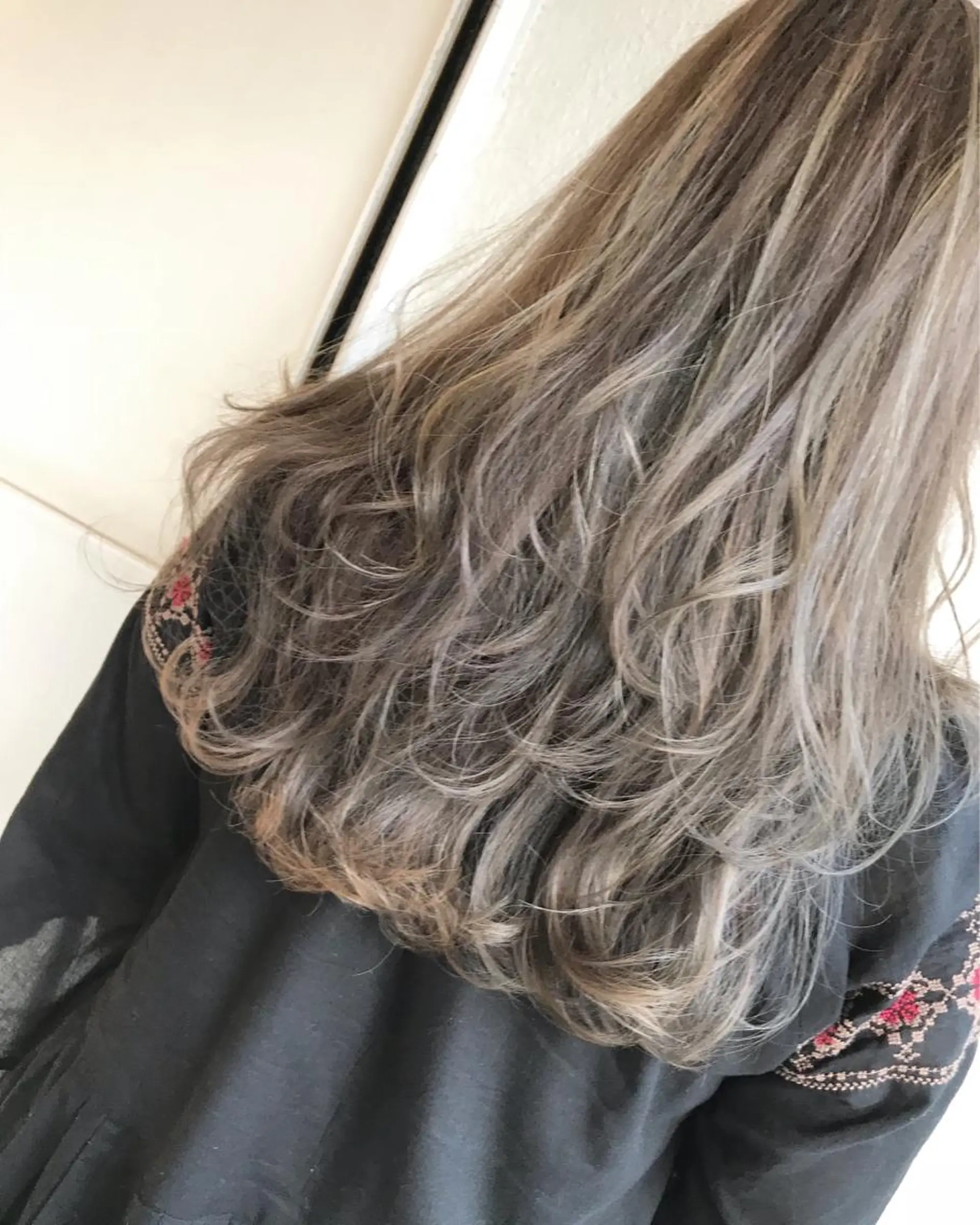 ロング ハイライト ヘアカラー Musiiik hairのヘアスタイル