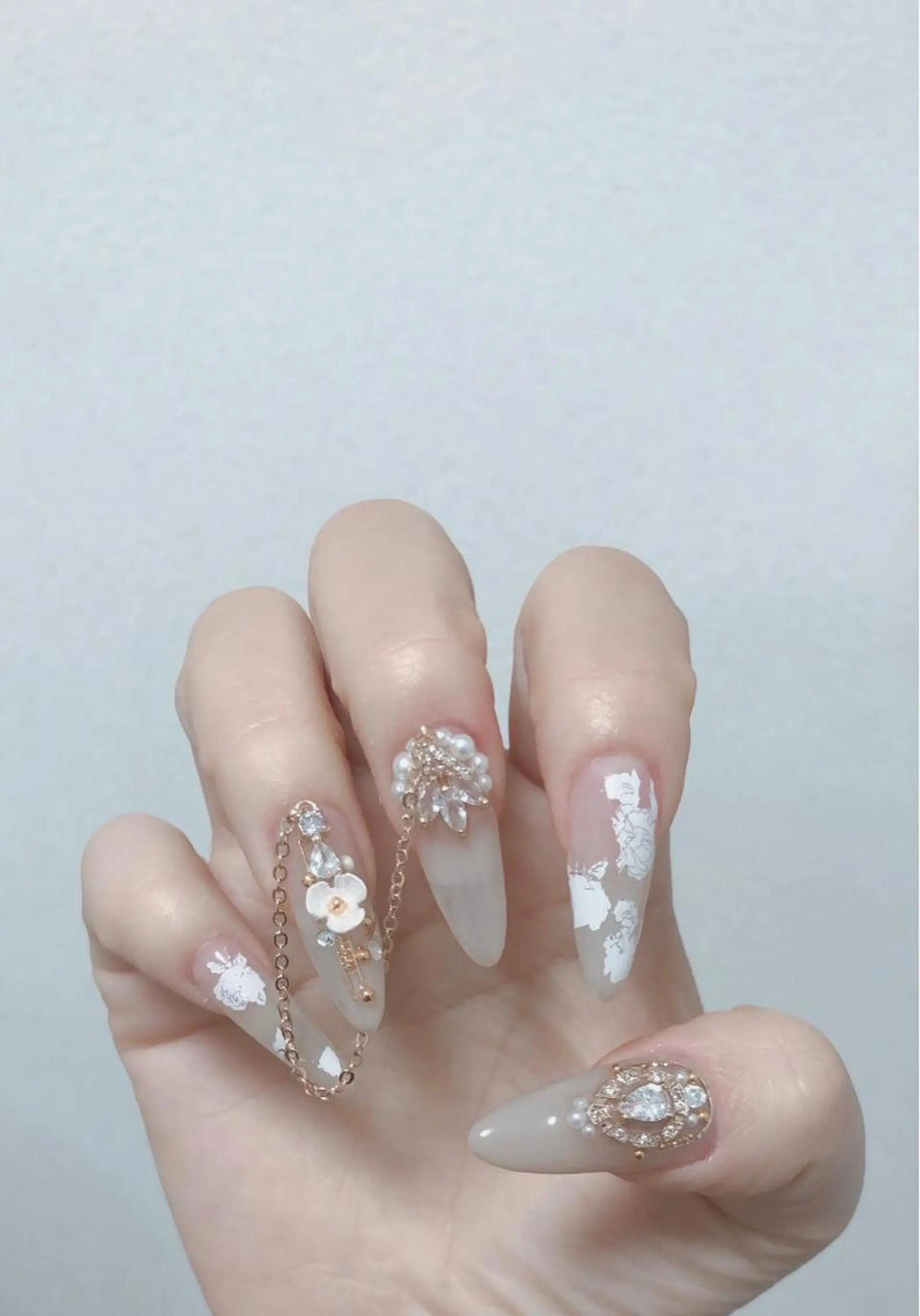 ロング ネイル ストーンネイル ハンドネイル 長さ出し専門 nynaのネイルデザイン