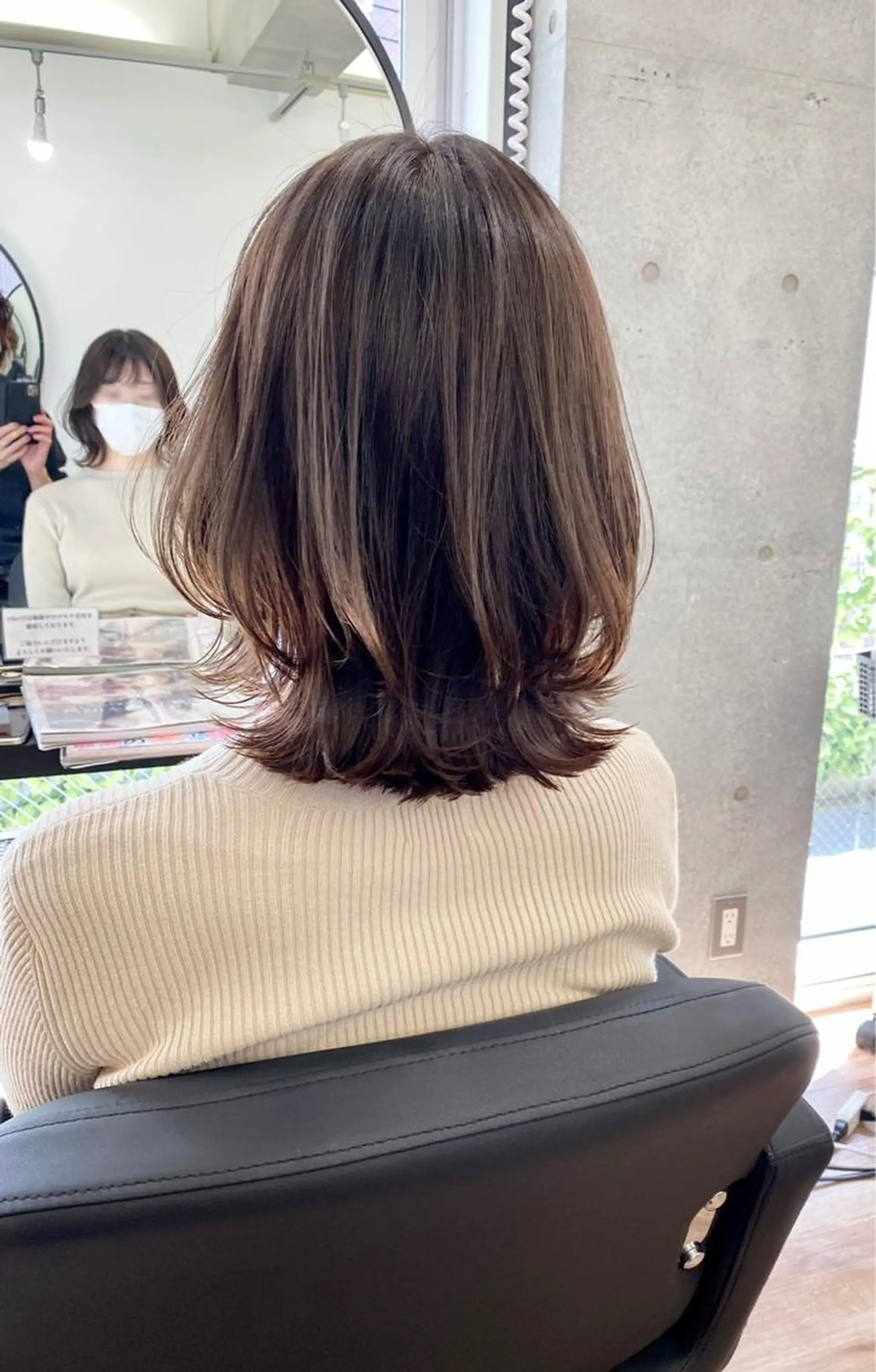 ミディアム カラー ベージュカラー オリーブベージュ くびれヘア 外ハネヘア SALOWIN吉祥寺suite店所属・似合わせレイヤー 🇰🇷荒木洋文のヘアスタイル