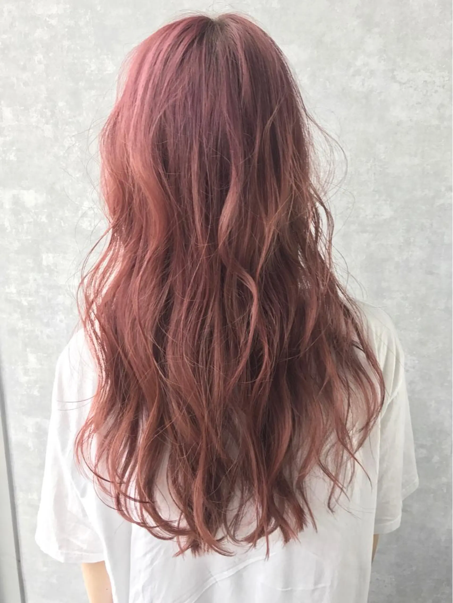 ロング カラー ハイライトカラー ピンクカラー ハイライト TOMOYAレイヤー ブリーチ縮毛矯正のヘアスタイル