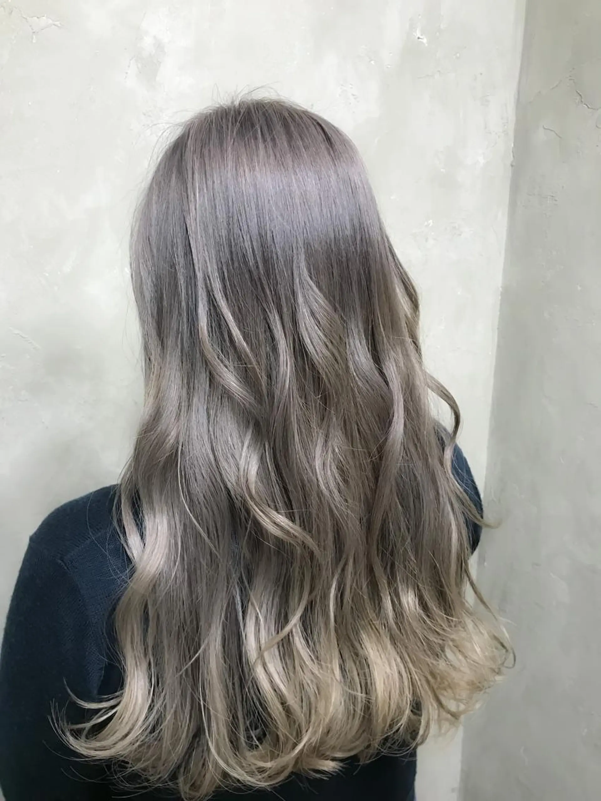 ロング カラー グラデーションカラー シルバー 🌈髪質改善💕 縮毛矯正✨青木まで✨のヘアスタイル