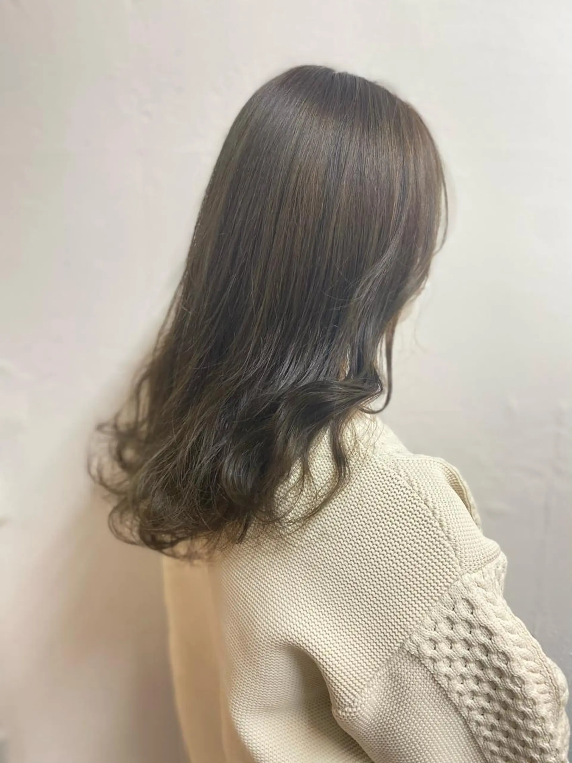 セミロング カラー 髪質改善🌟透明感 🌟三塚有紀子のヘアスタイル