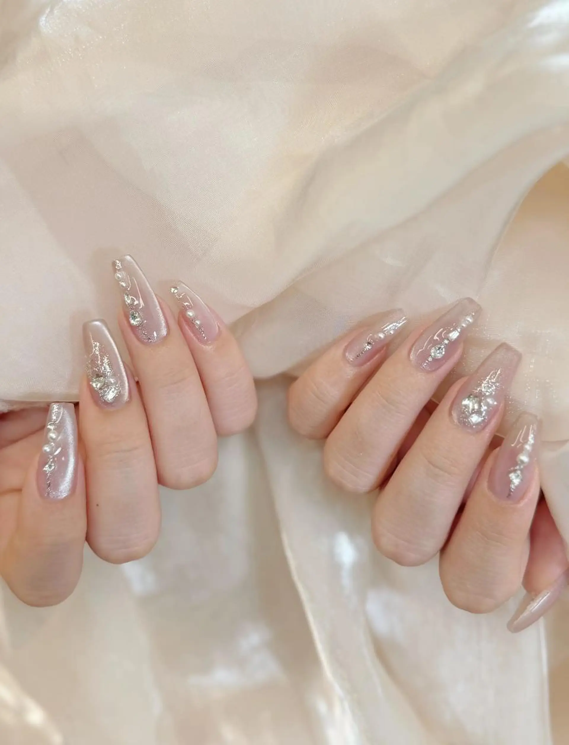 ネイル ハンドネイル ハンドケア RAFFINE haru🦋🩵のネイルデザイン