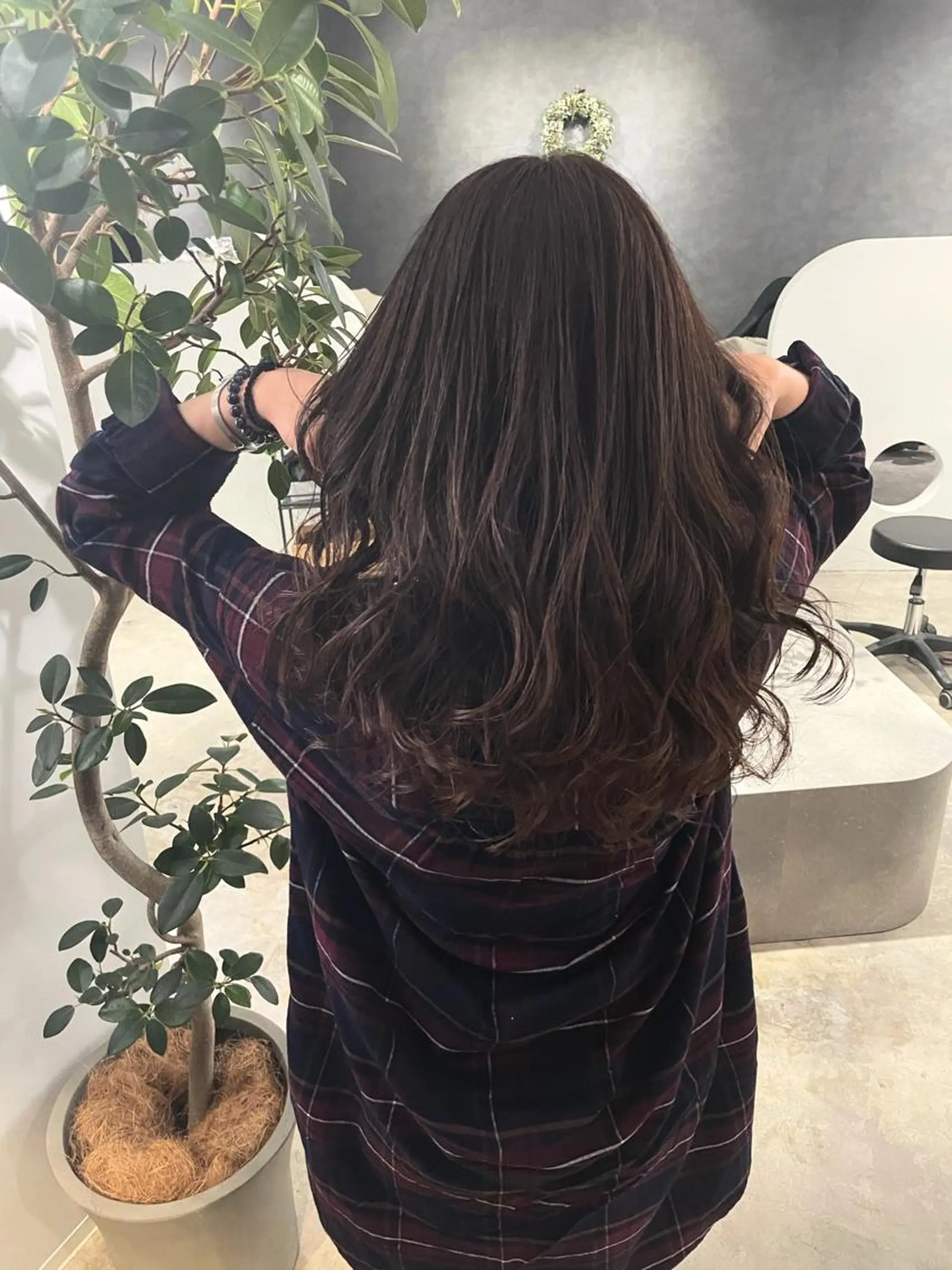 セミロング 岸川 恭子のヘアスタイル