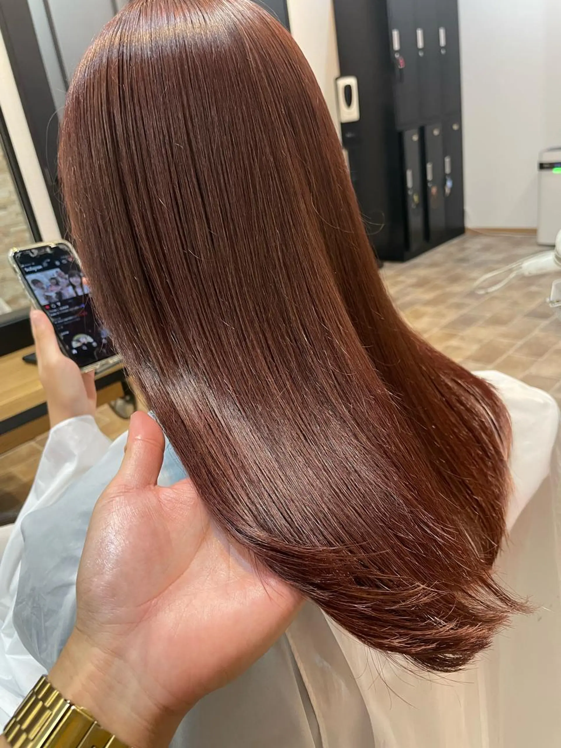 セミロング SALOWIN心斎橋Suite店所属・ブリーチ毛にもできる 縮毛矯正|鷹司郎のヘアスタイル