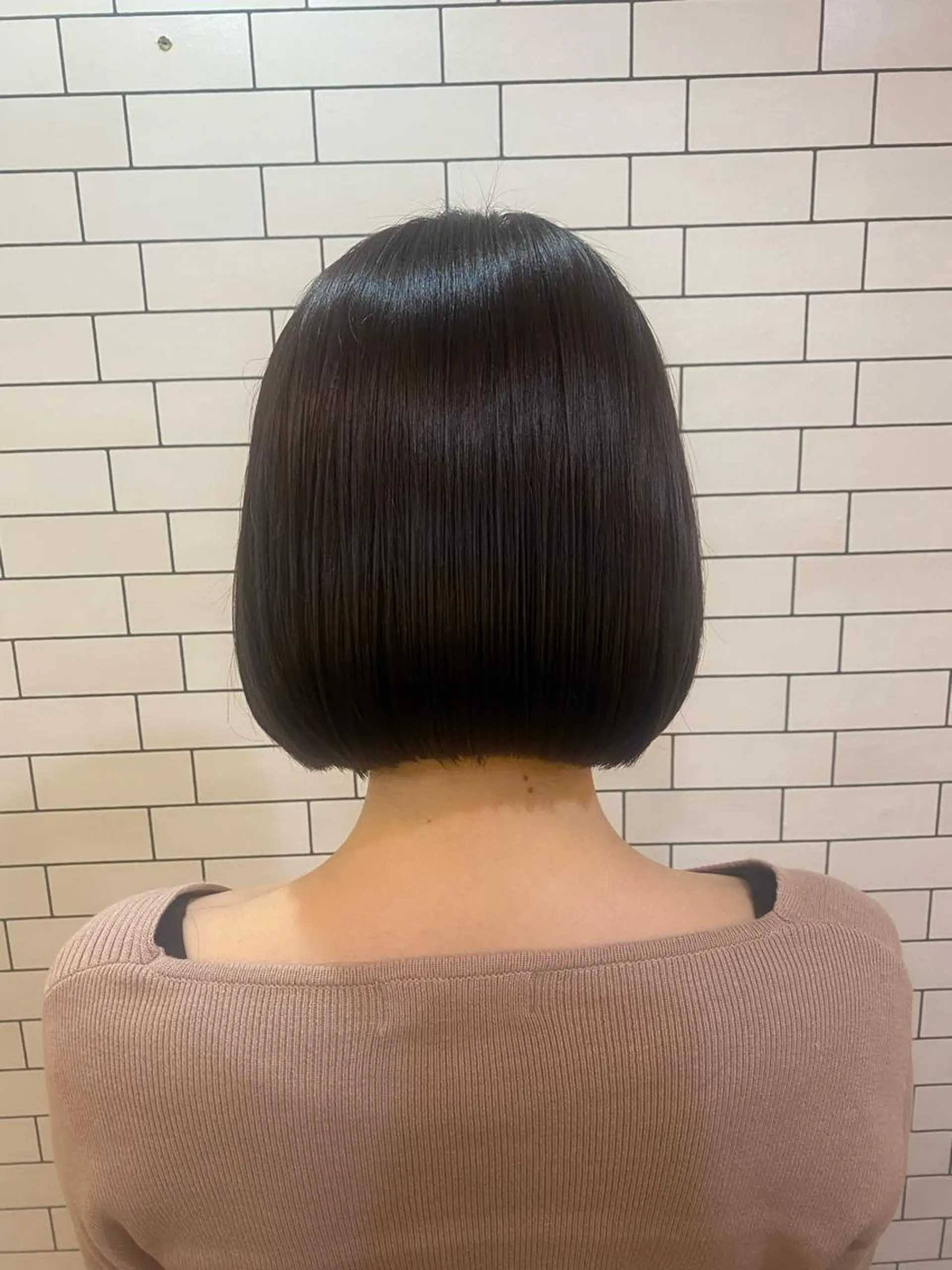 ショート カラー ボブ トリートメント カット ヘアカラー トリートメント オーストヘアージジ所属・TAI透明カラー 柔らかい縮毛矯正のヘアスタイル