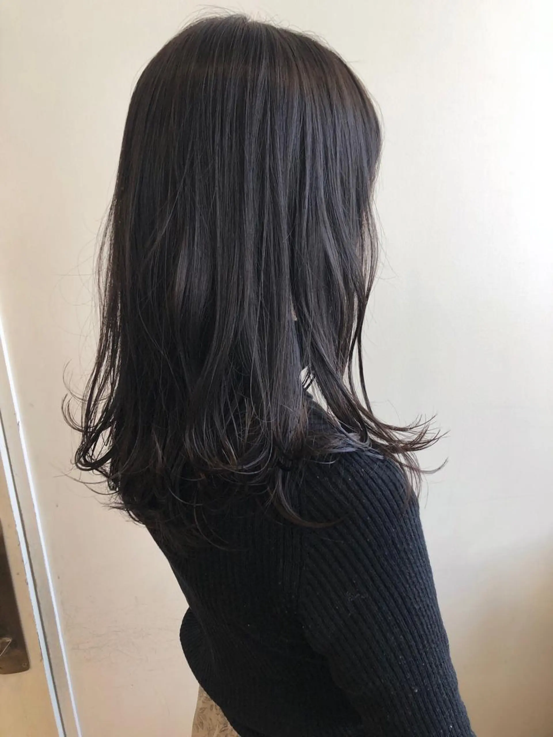ミディアム カラー カット ヘアカラー トリートメント MIOベージュカラー 柔らかいカラーのヘアスタイル