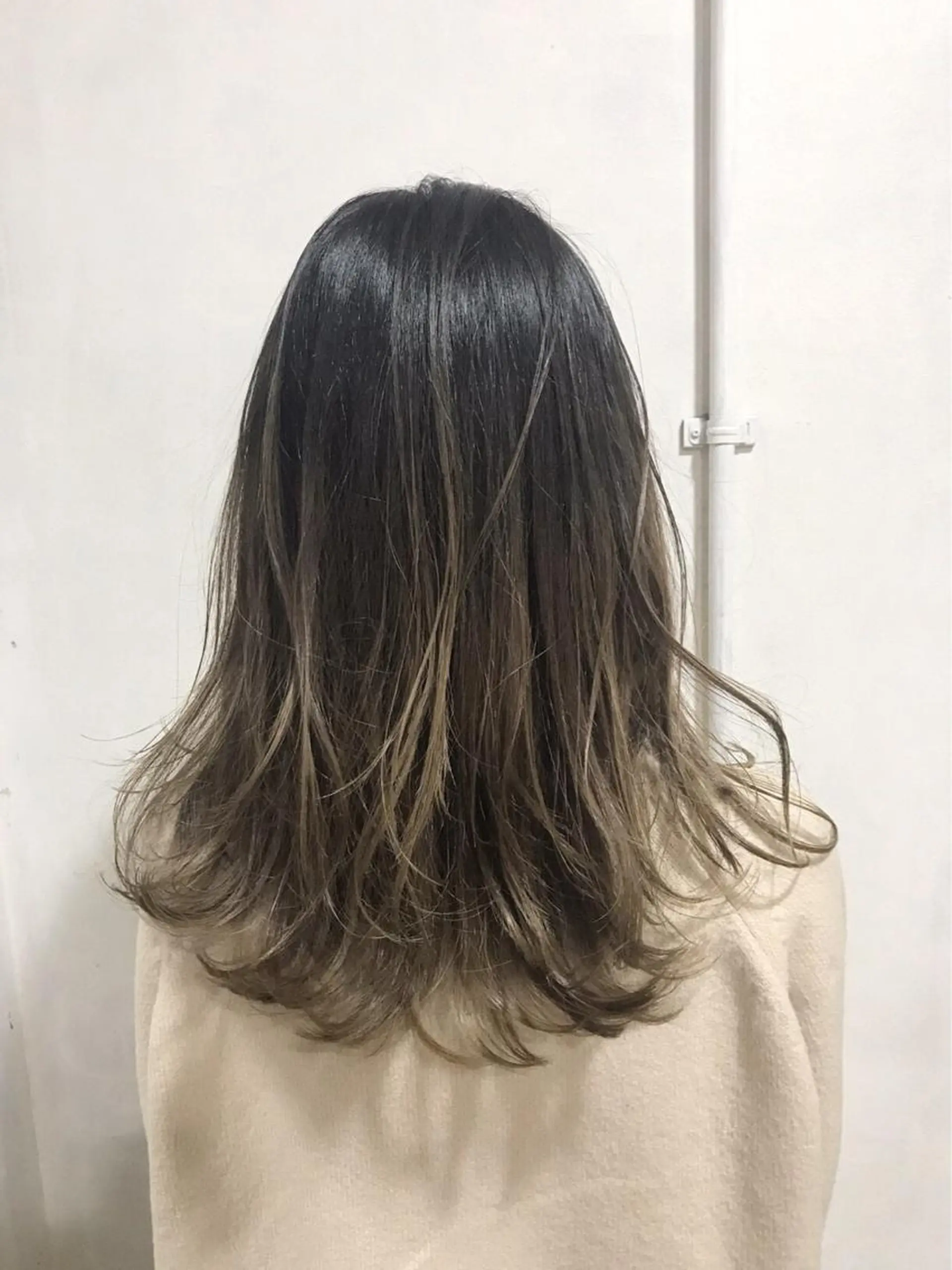 セミロング カラー ヘアアレンジ ミニボブ/ブリーチ 🌈MISATOのヘアスタイル