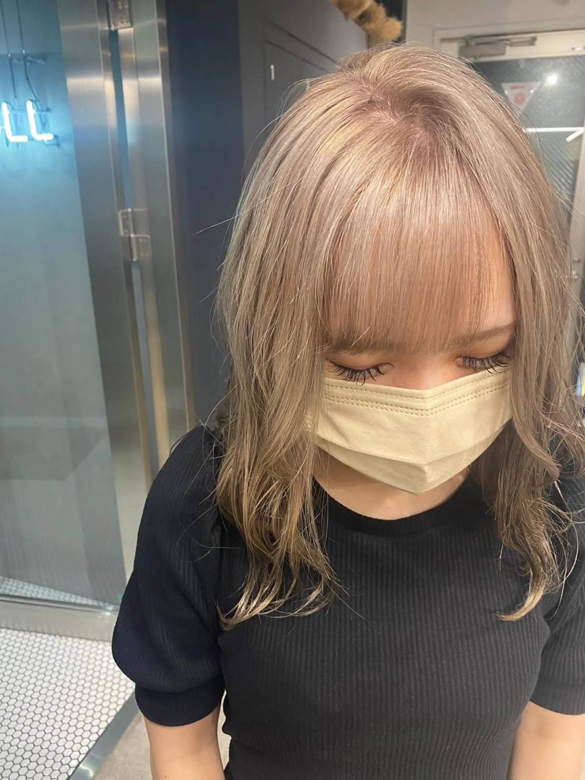 セミロング カラー nishido ハイライト/海外ヘアのヘアスタイル