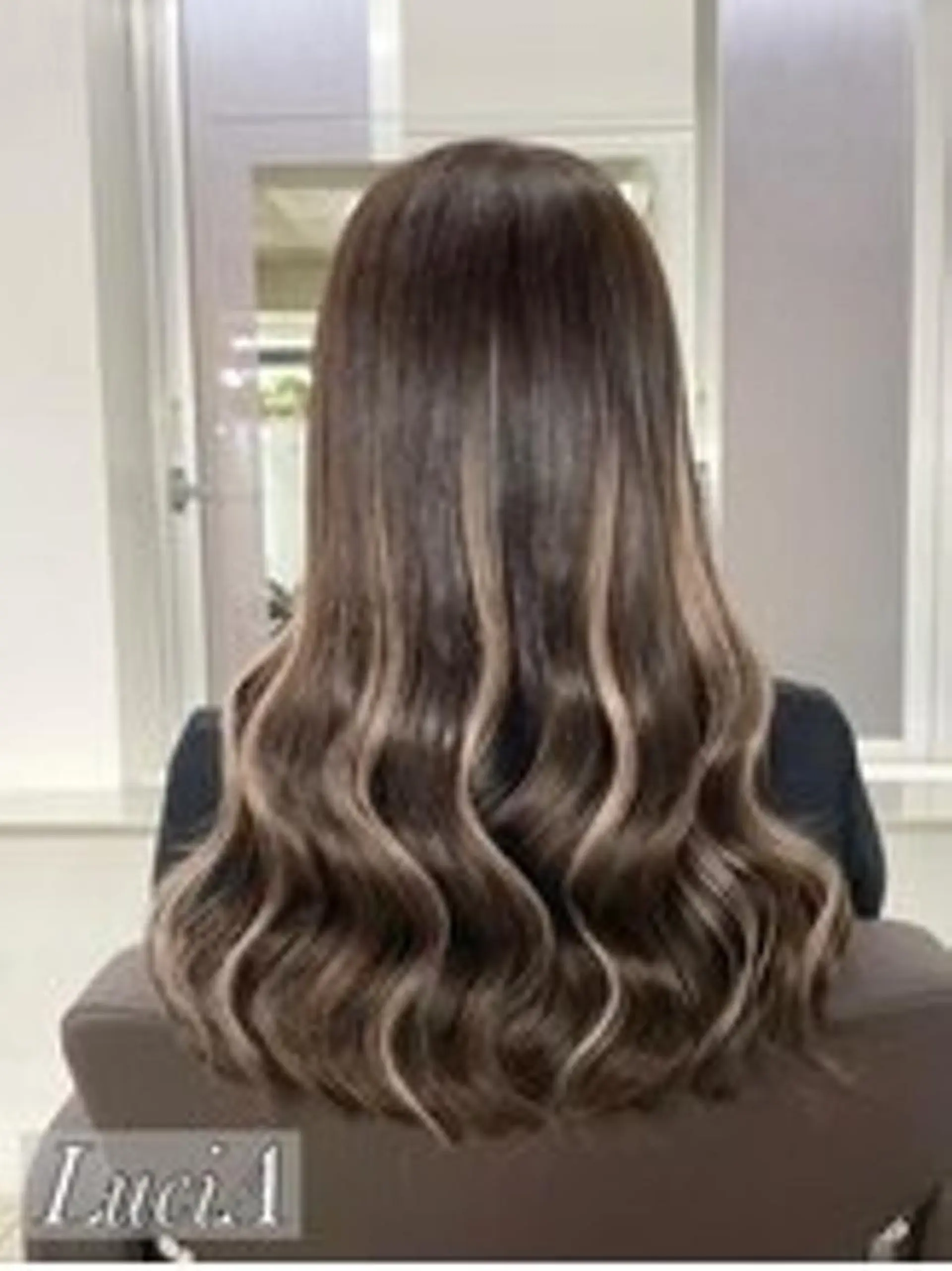 ロング ヘアアレンジ カラー シールエクステ アクアカラー ブリーチ イルミナカラー エクステ エクステ LuciAのヘアスタイル