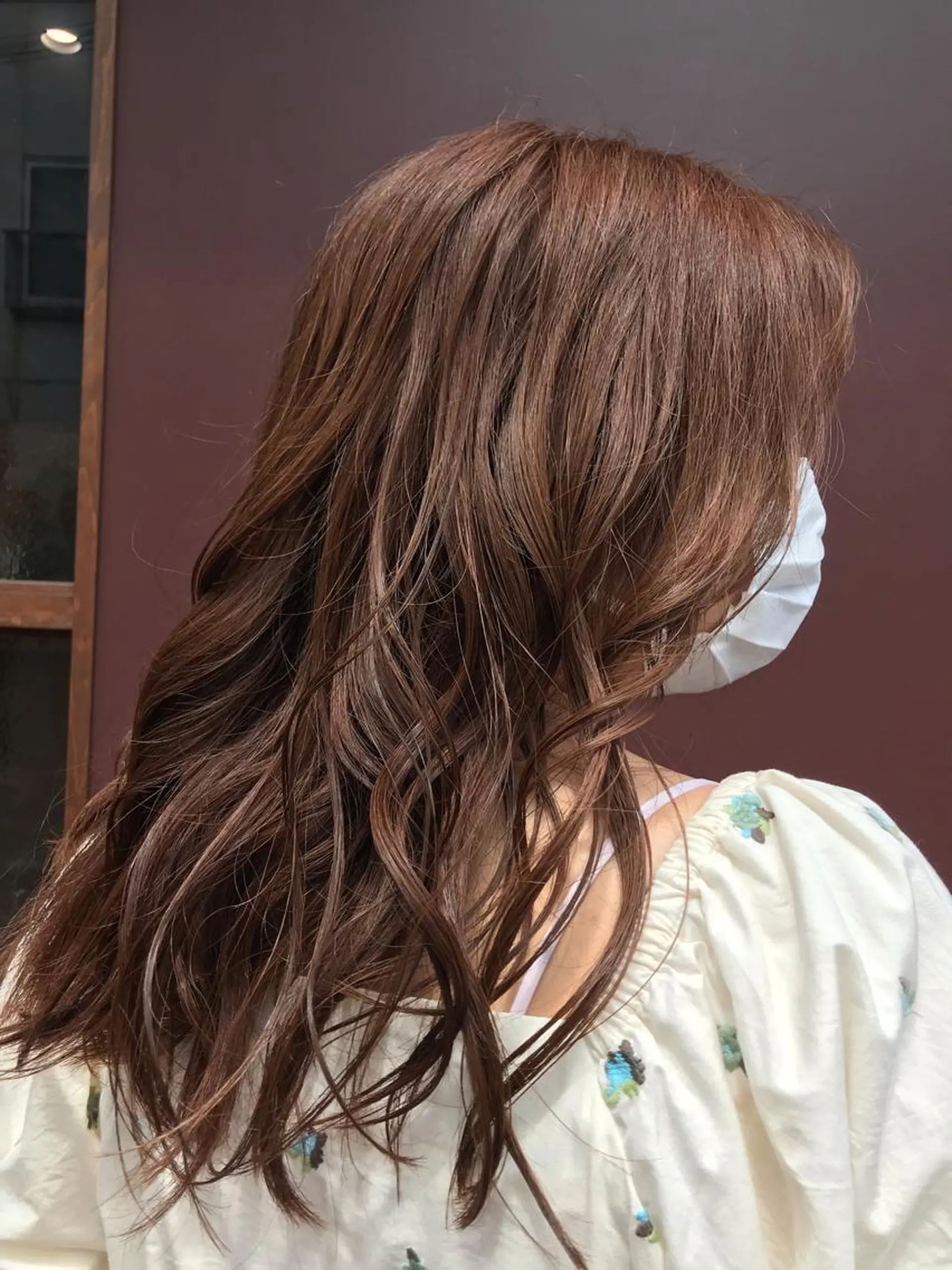 ロング ピンクブラウン 山崎 光瑠のヘアスタイル
