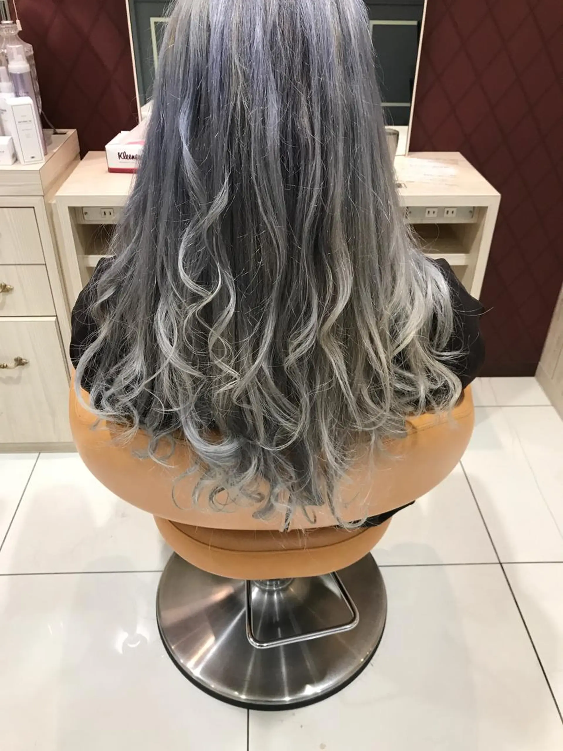 ロング カラー ブリーチ ヘアカラー トリートメント 豊田 恭平のヘアスタイル