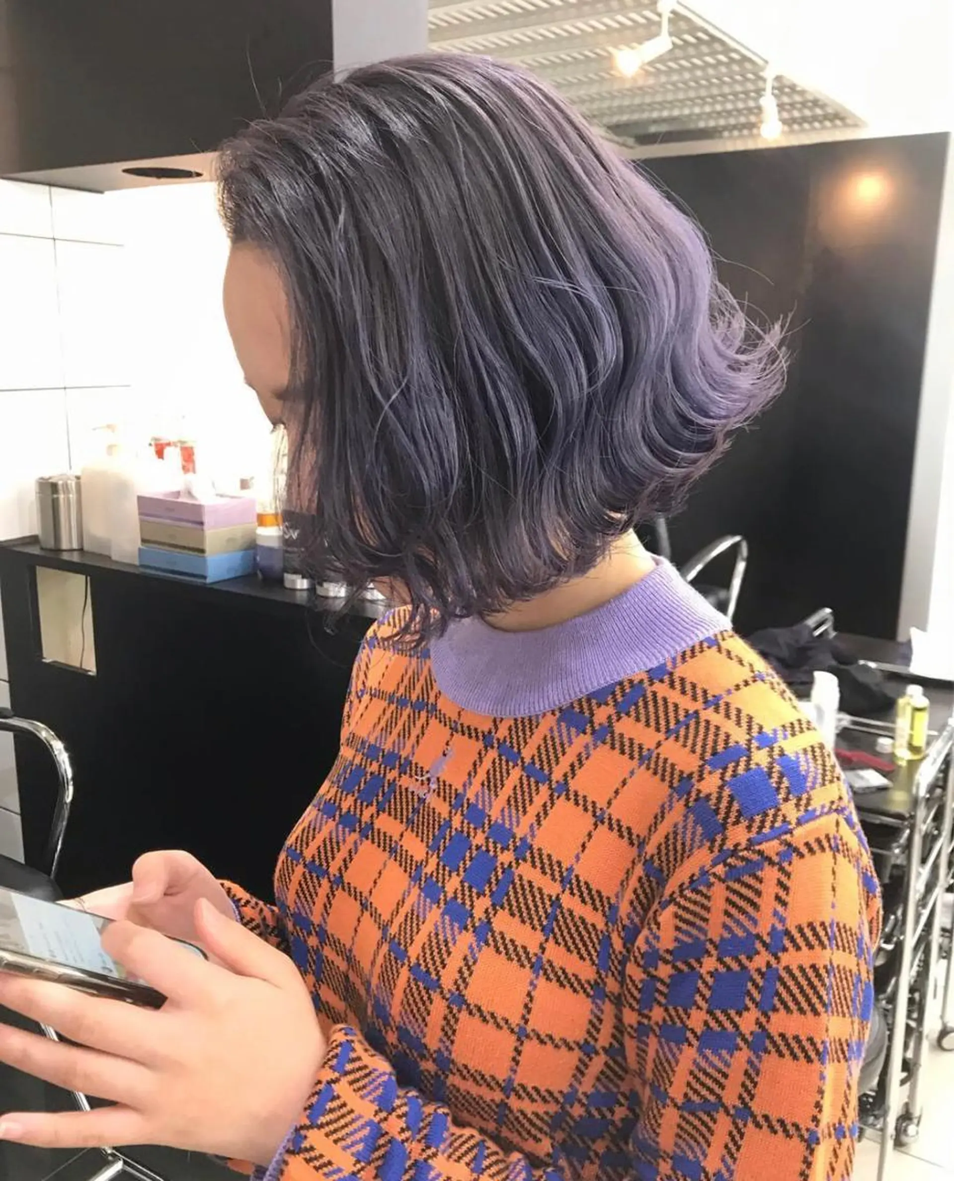 ショート パープルカラー ボブ TOMOYAレイヤー ブリーチ縮毛矯正のヘアスタイル