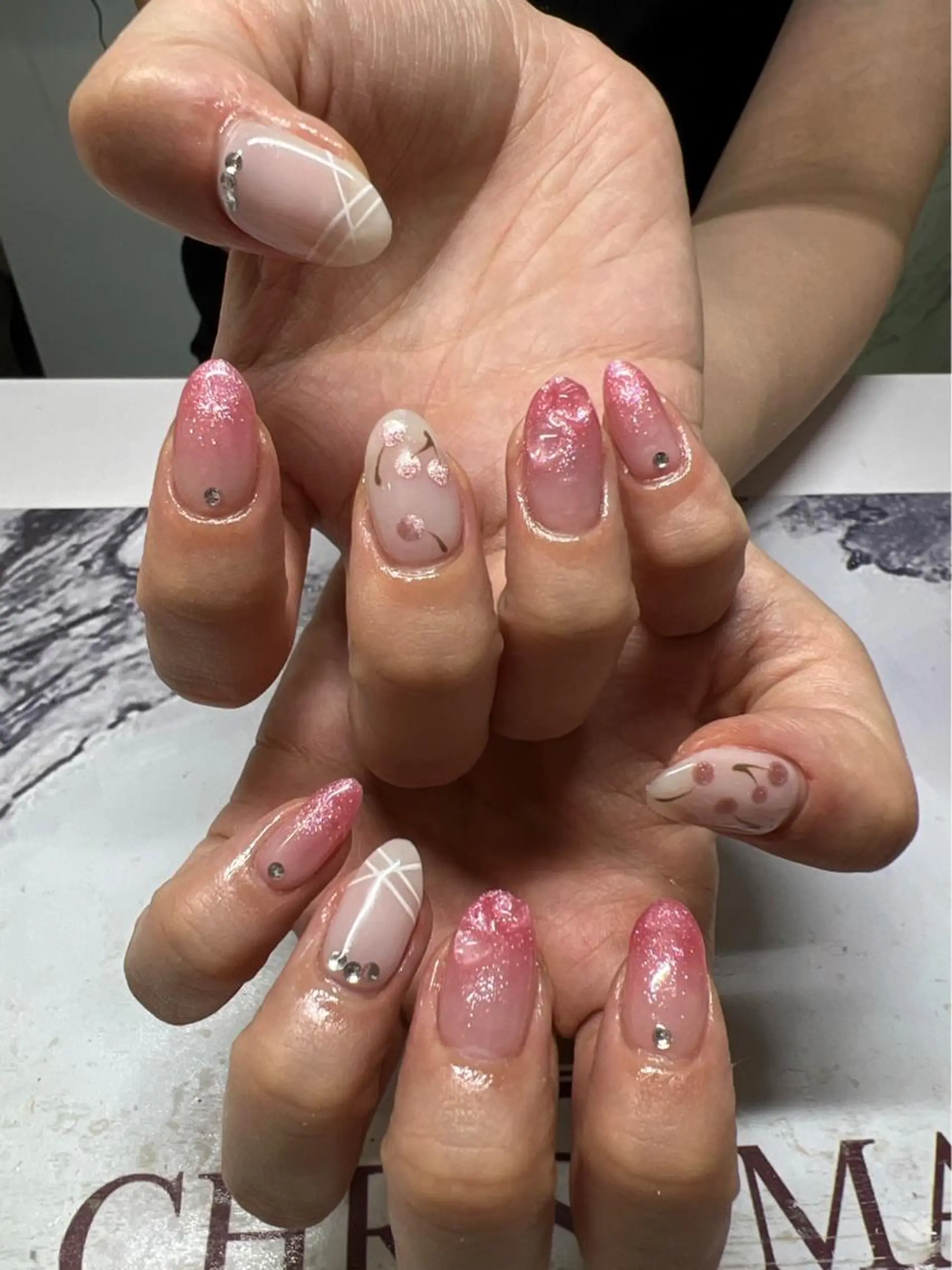 ネイル Guarendo錦糸町店所属・ガレンドウ 白澤 愛子のネイルデザイン