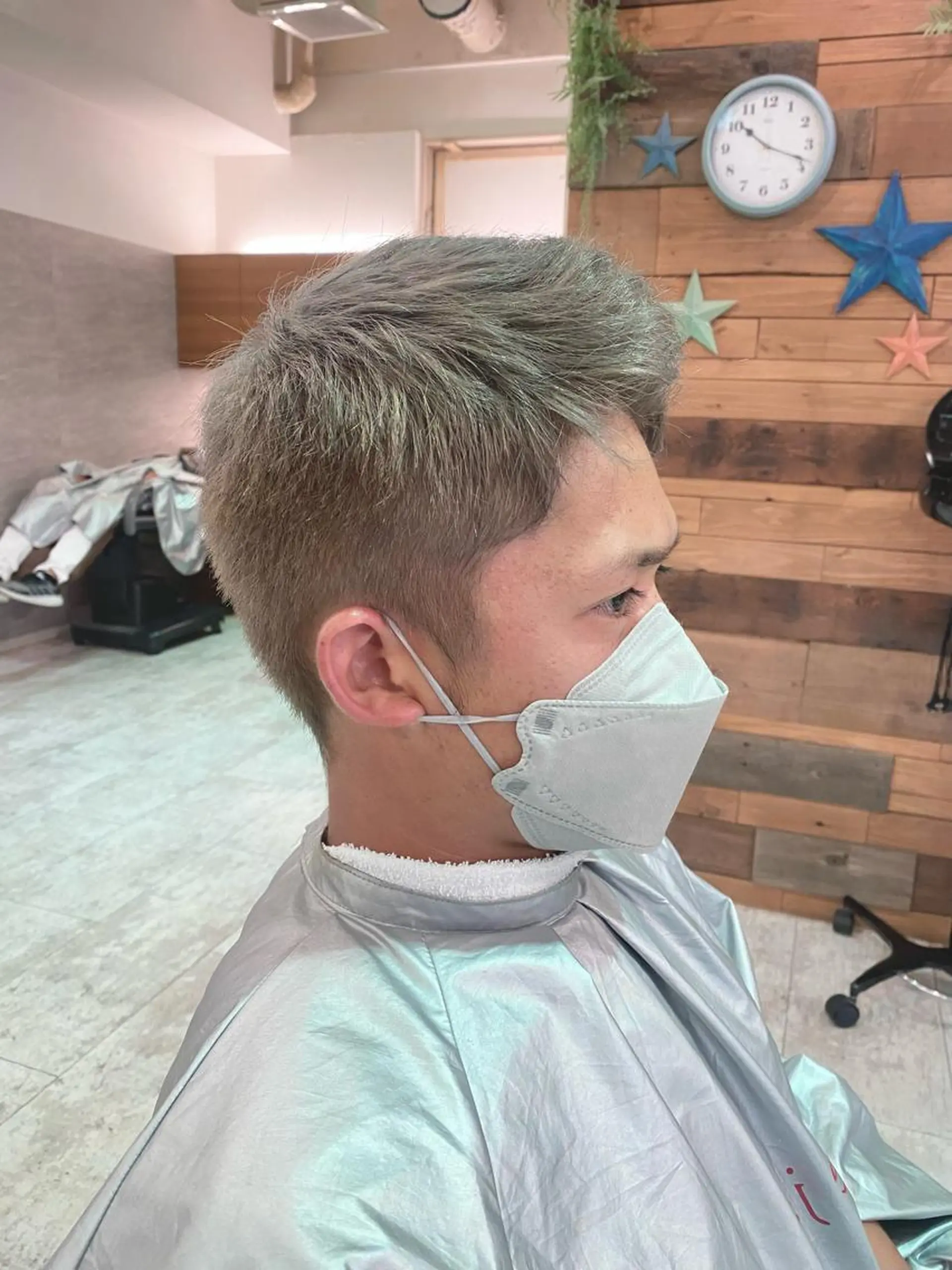 カラー メンズ メンズブリーチ ブリーチ グレージュ 佐々木 雪菜のヘアスタイル