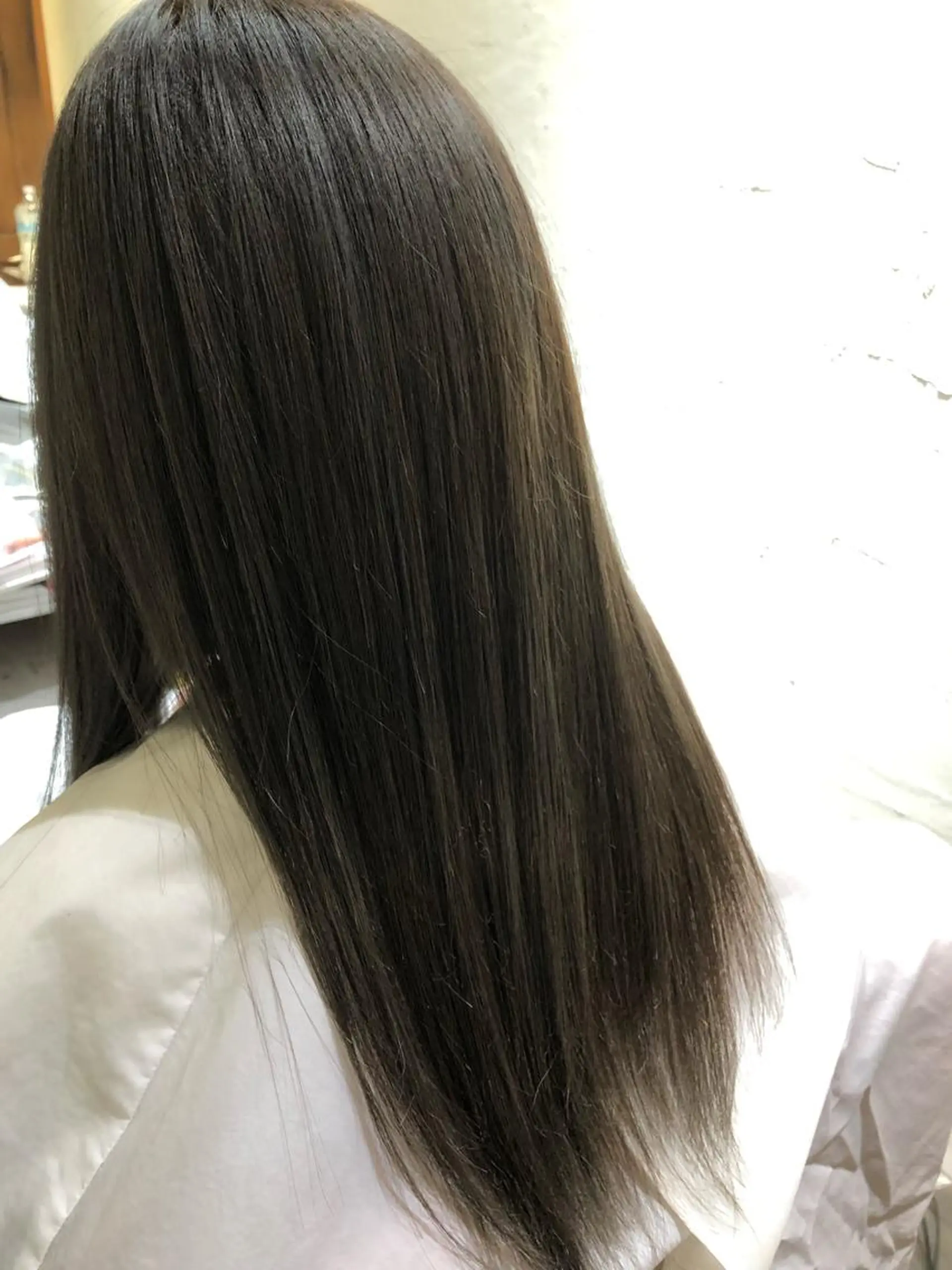 セミロング アッシュ トリートメント ヘアカラー トリートメント uti所属・菊池 幹のヘアスタイル