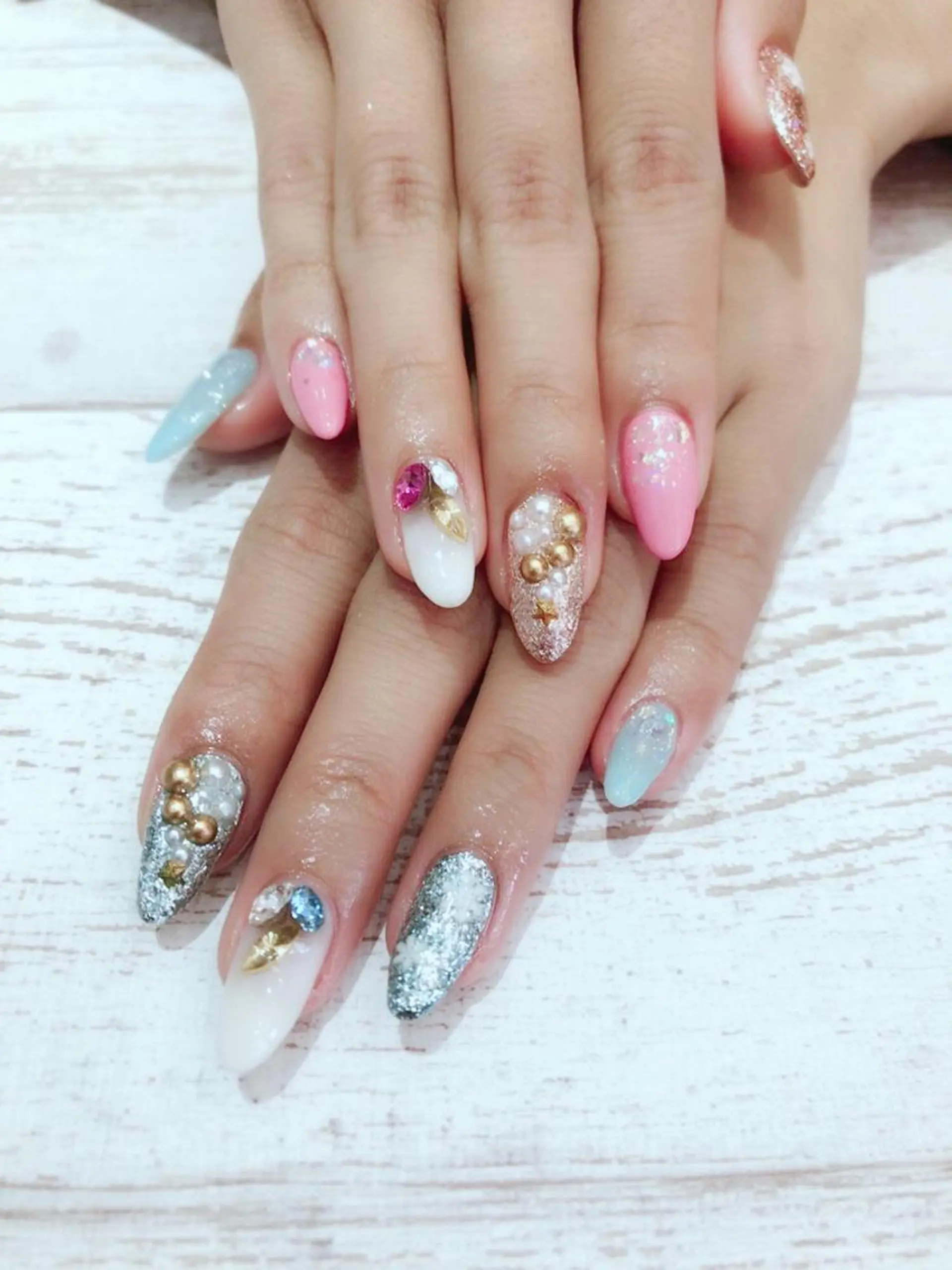 ネイル ブルー ピンク Lino+ ネイル&よもぎ蒸しのネイルデザイン