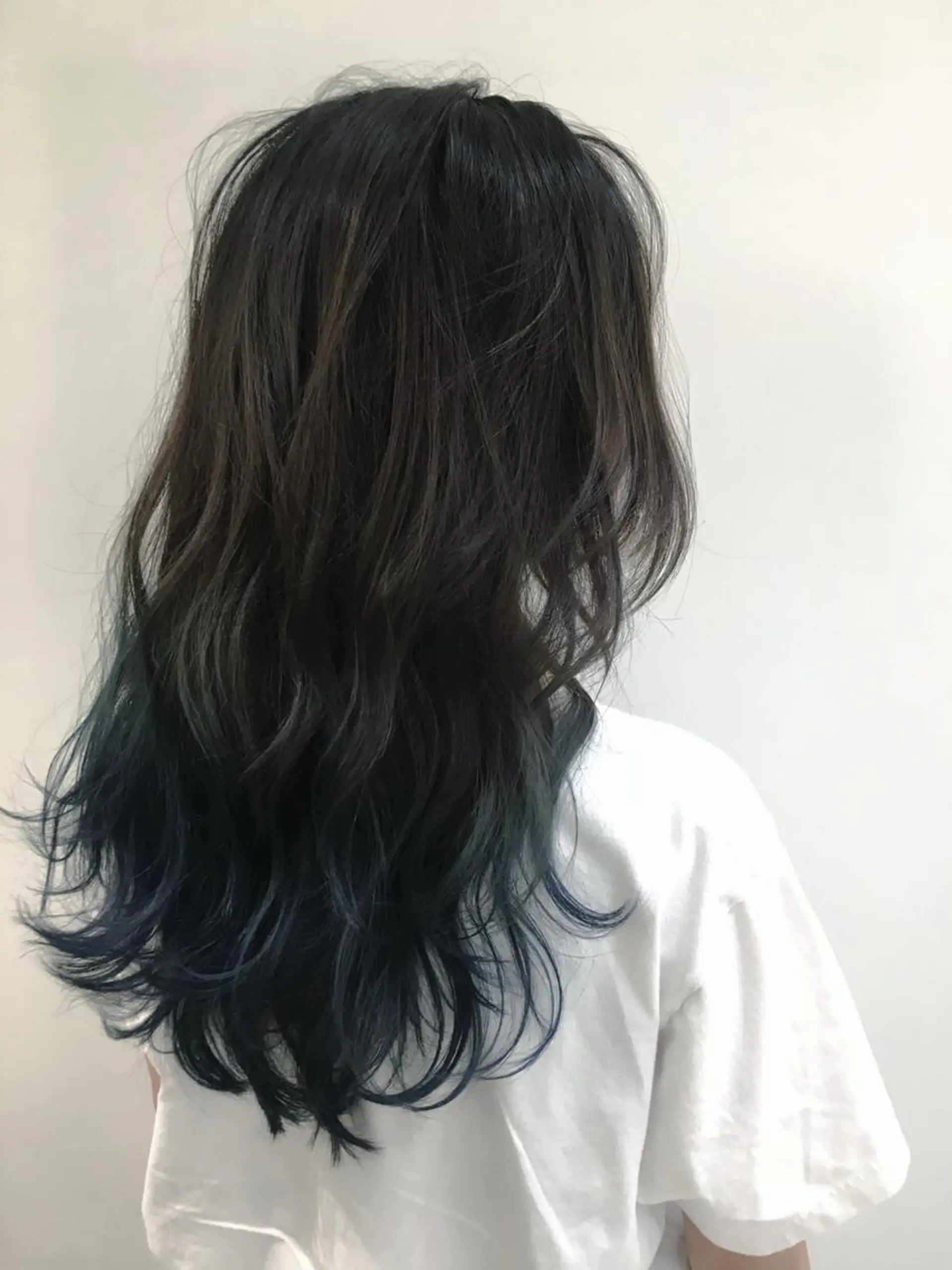 ミディアム due hair 京都駅前店 MILBON オージュア認定サロン【デューヘアー】所属・ハイトーンブリーチ 土坂　由志【京都】のヘアスタイル