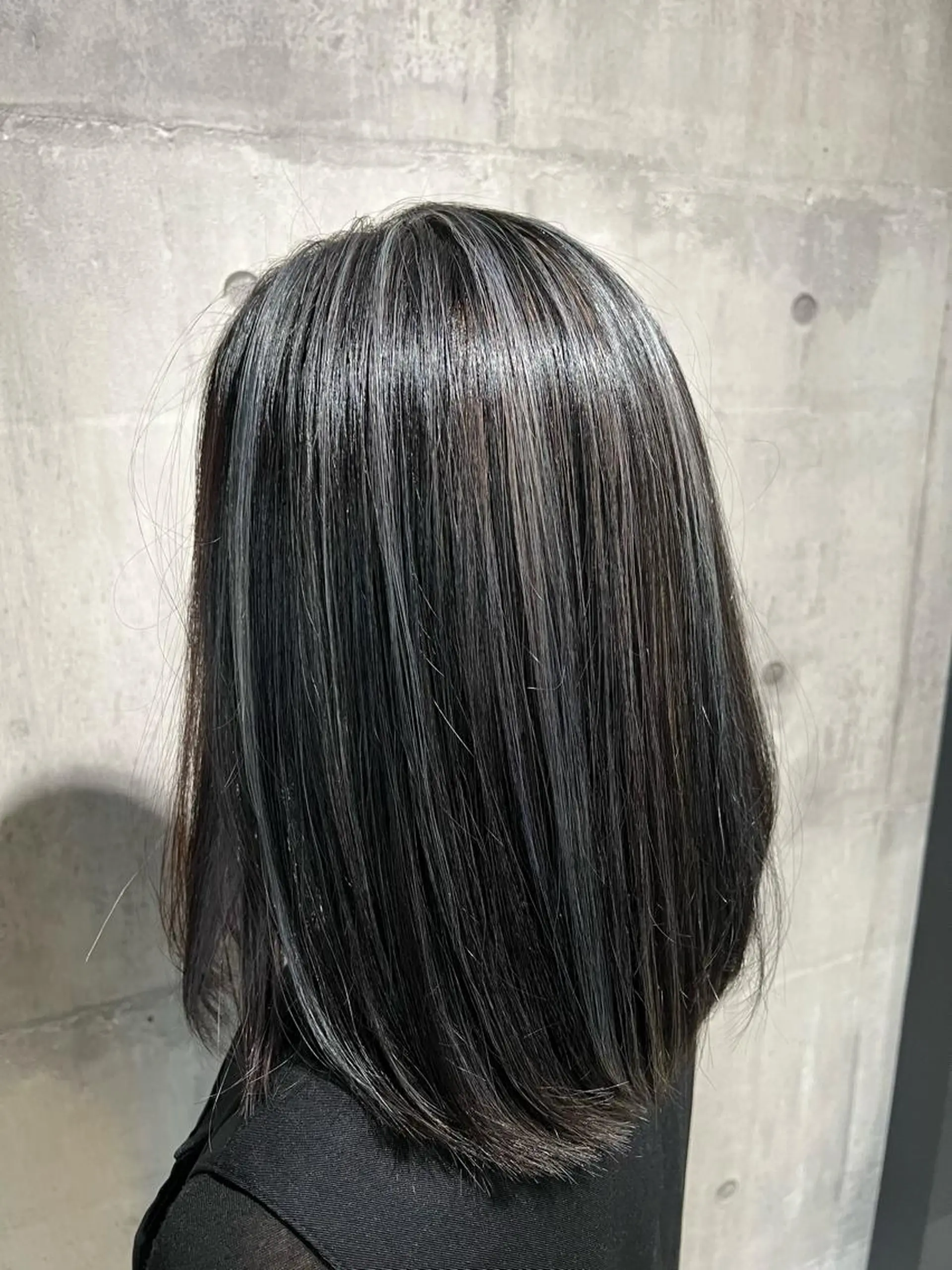 ミディアム カラー ハイライトカラー ハイライト mimiiy梅田 中崎町ハイトーンのヘアスタイル