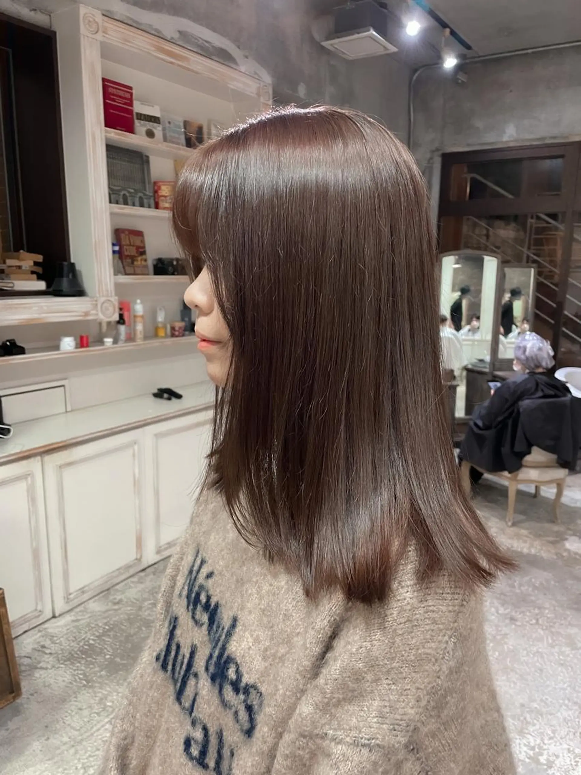 セミロング カラー ヘアカラー 柔らかブリーチ 🤎YUKAのヘアスタイル